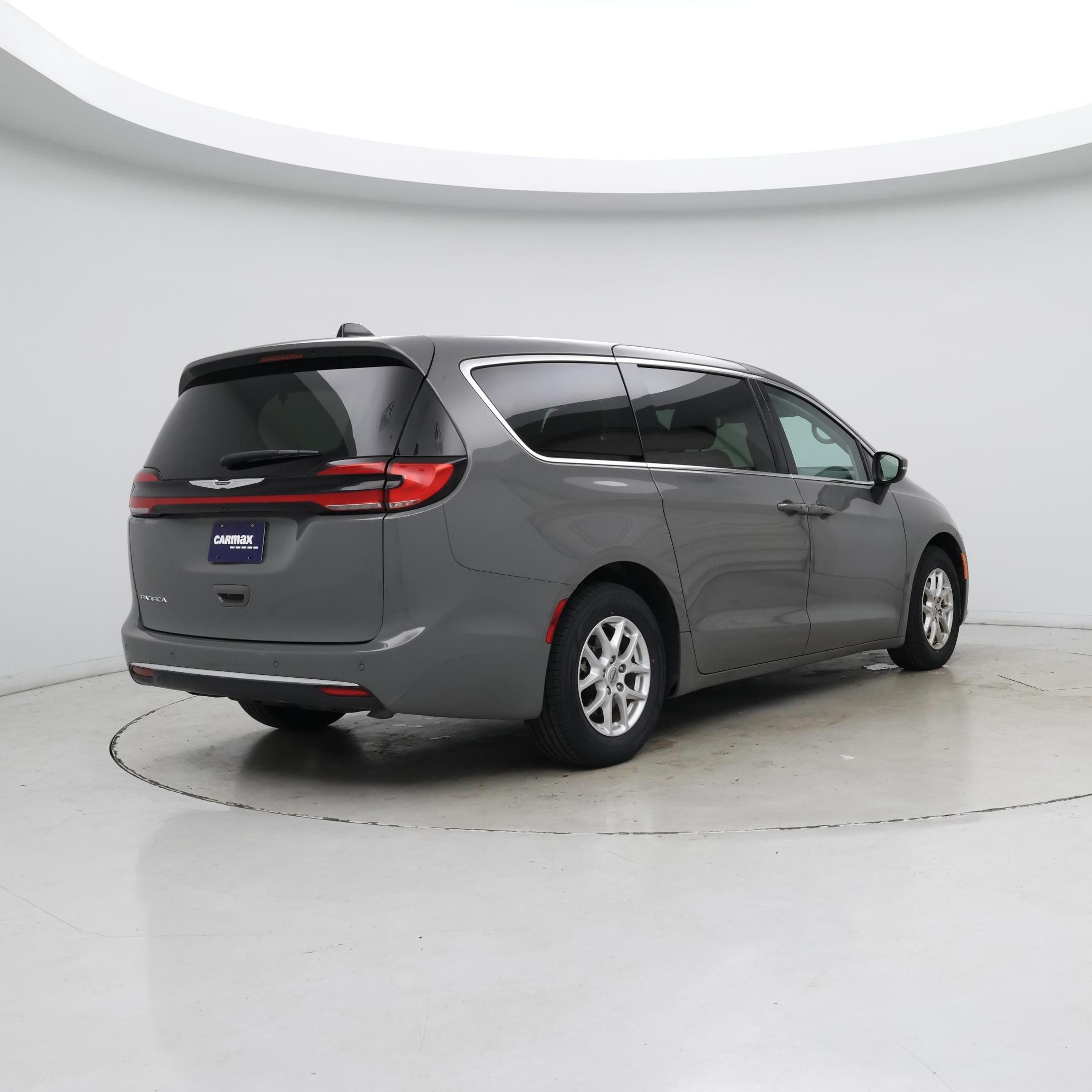 Thumbnail: 2023 Chrysler Pacifica - 8