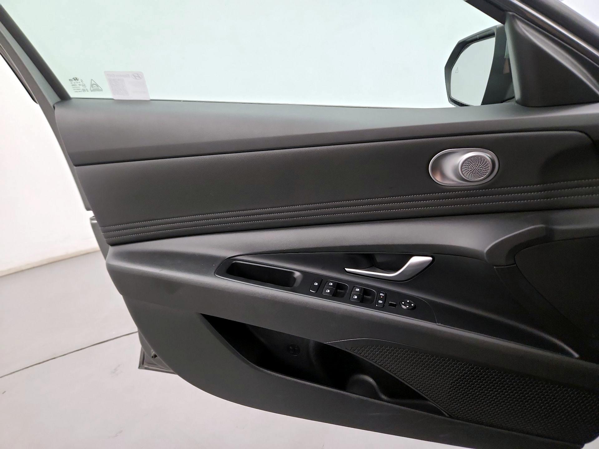 Thumbnail: 2025 Hyundai Elantra - 12
