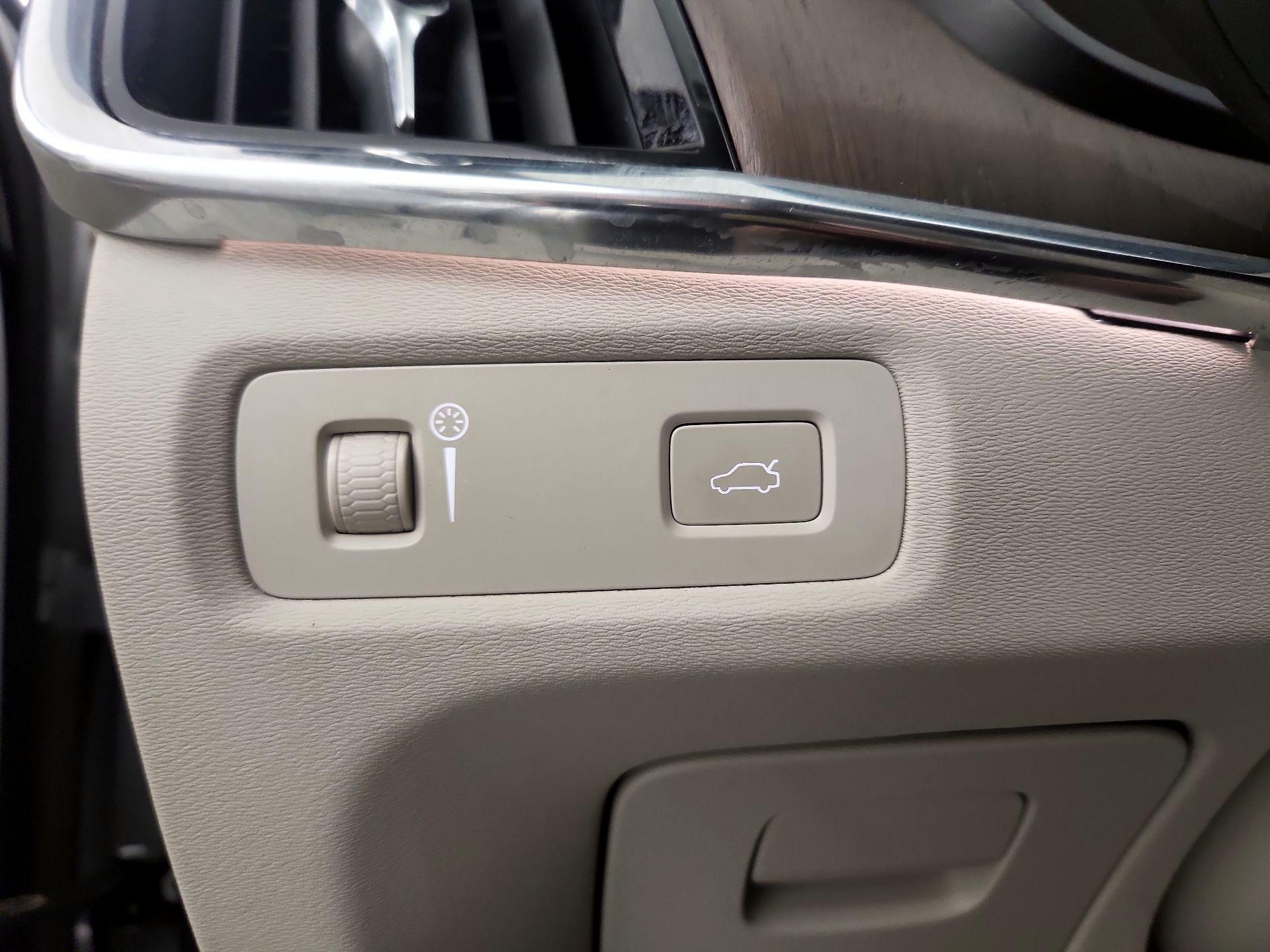 Thumbnail: 2022 Volvo S90 - 13