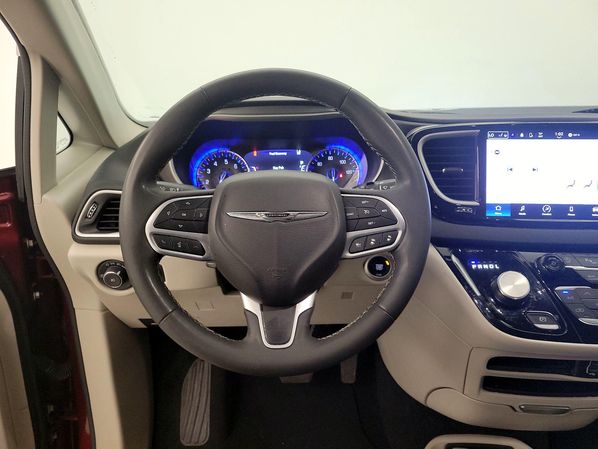 Thumbnail: 2023 Chrysler Pacifica - 10