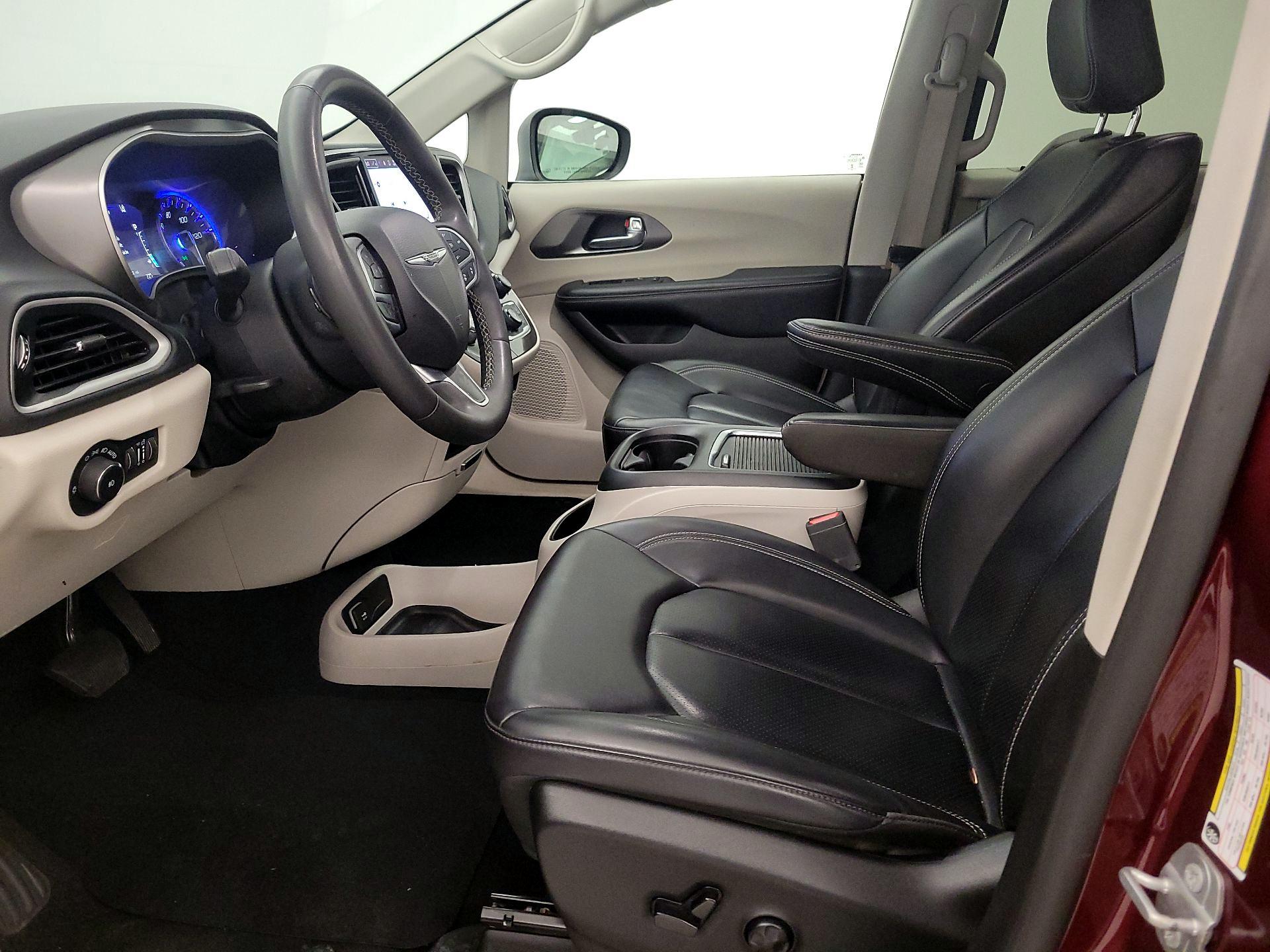 Thumbnail: 2023 Chrysler Pacifica - 11