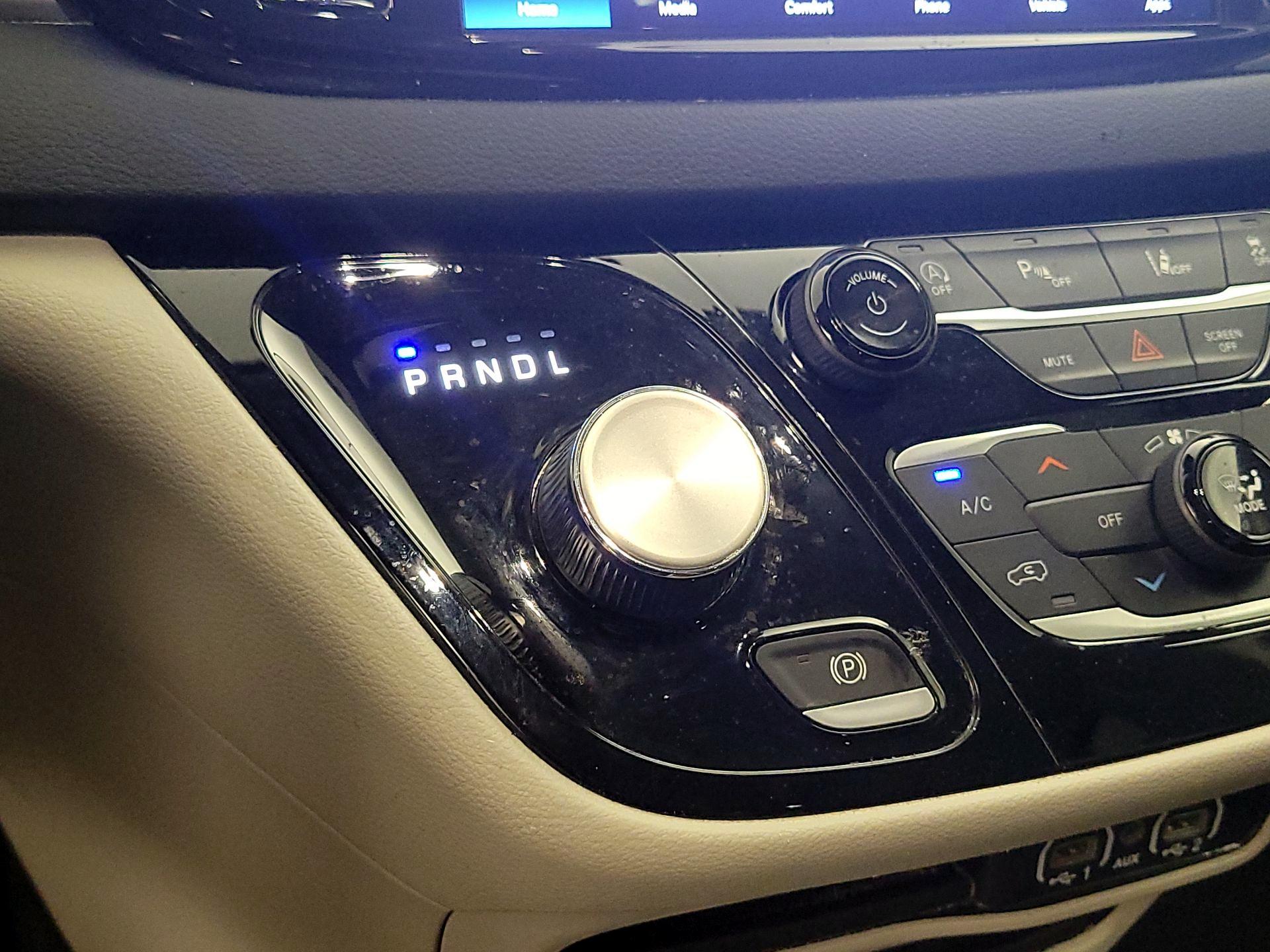 Thumbnail: 2023 Chrysler Pacifica - 17