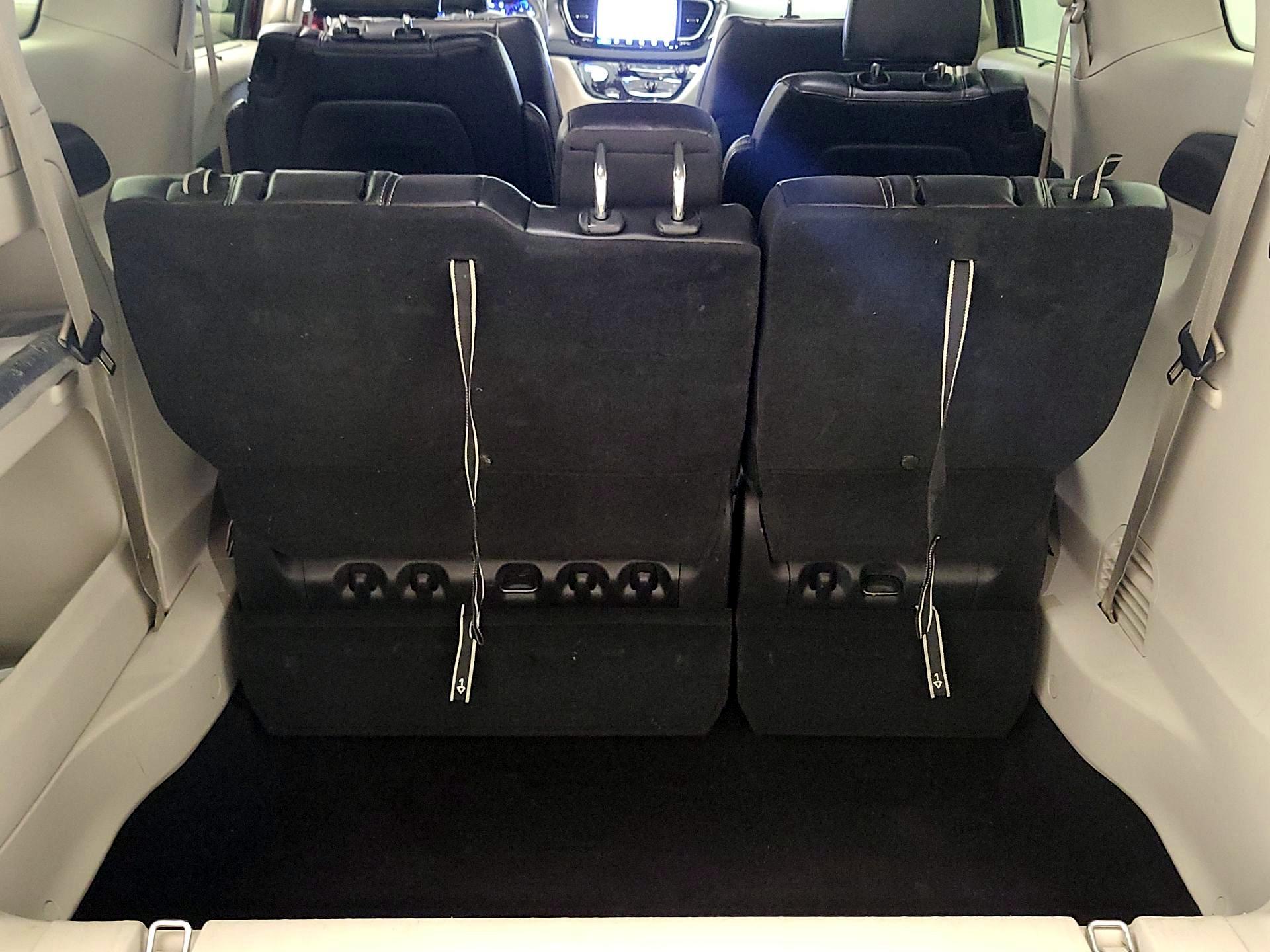 Thumbnail: 2023 Chrysler Pacifica - 20