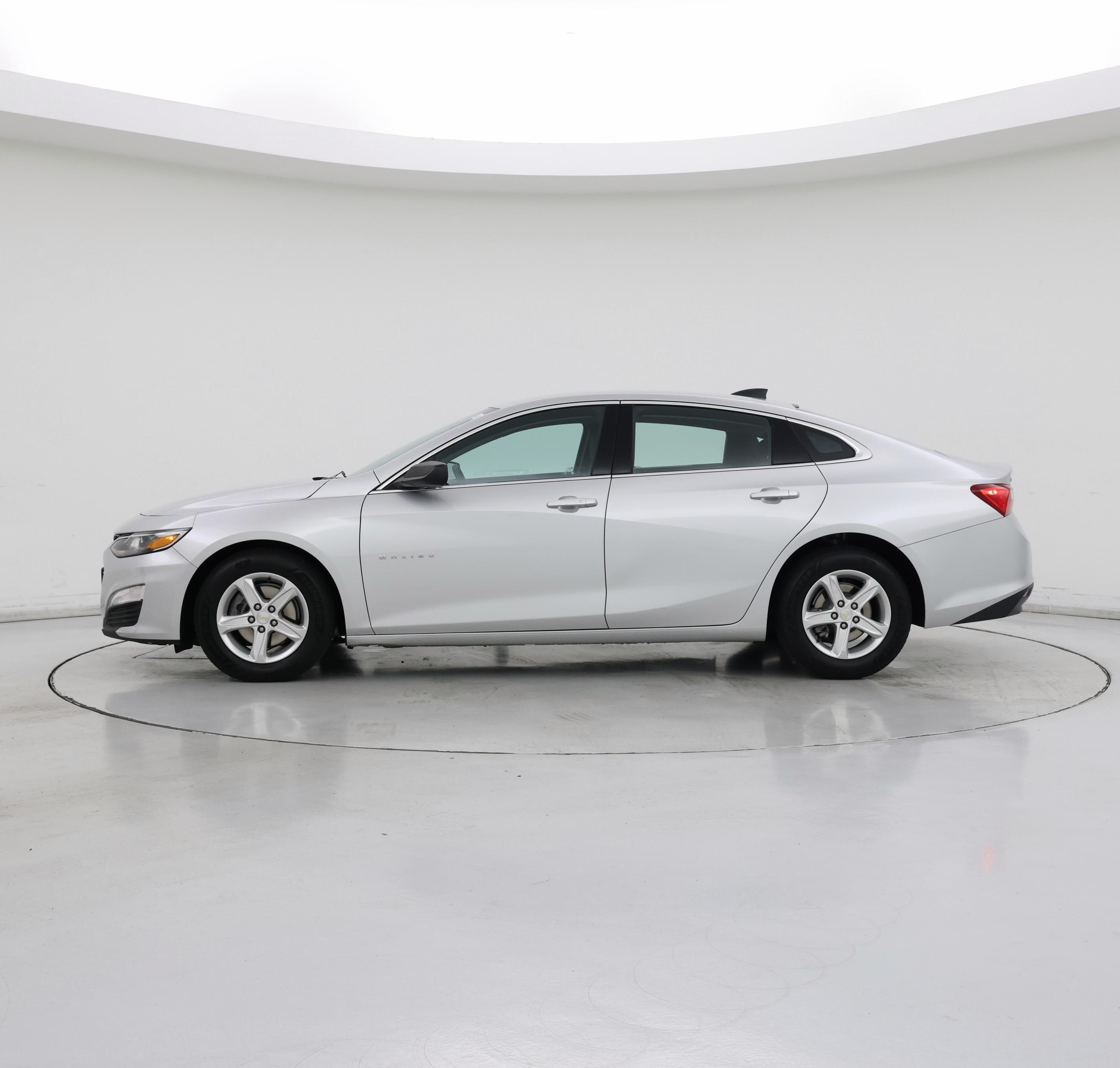 Thumbnail: 2021 Chevrolet Malibu - 3