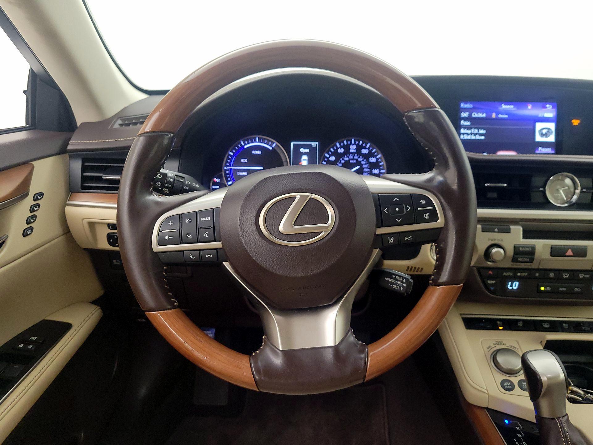 Thumbnail: 2017 Lexus ES - 10