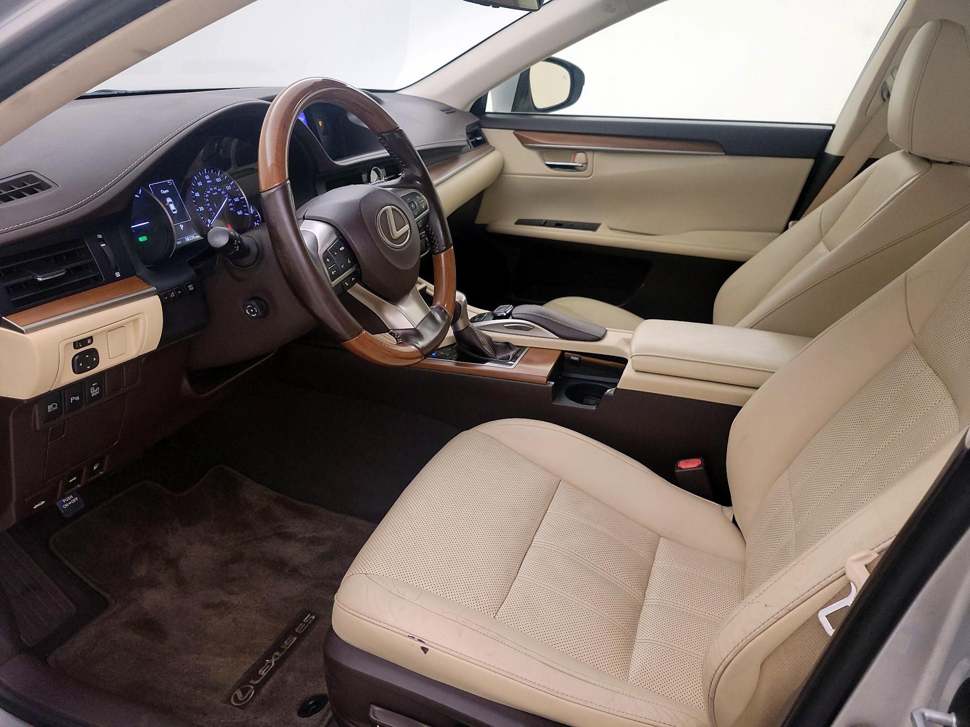 Thumbnail: 2017 Lexus ES - 11