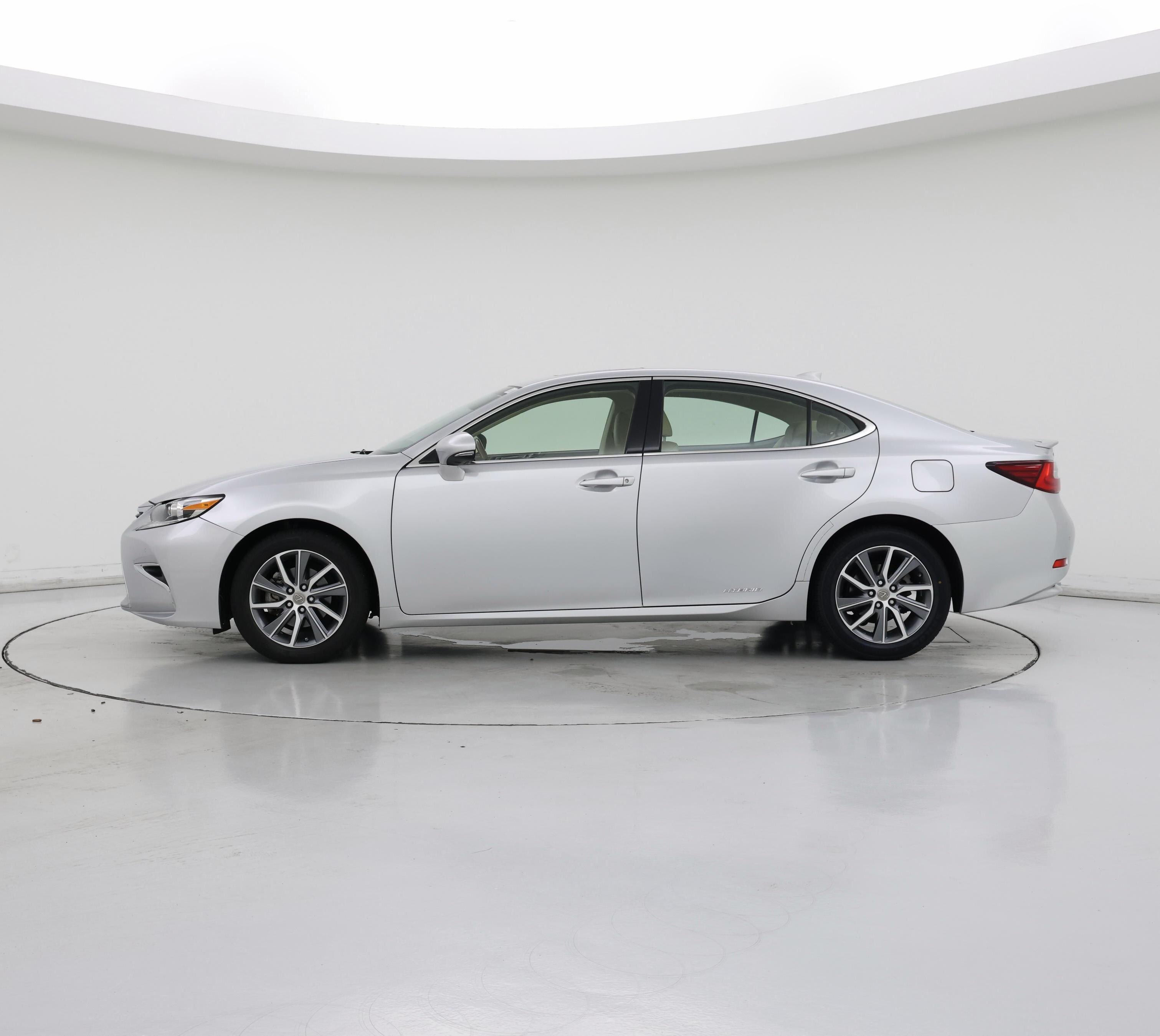 Thumbnail: 2017 Lexus ES - 3