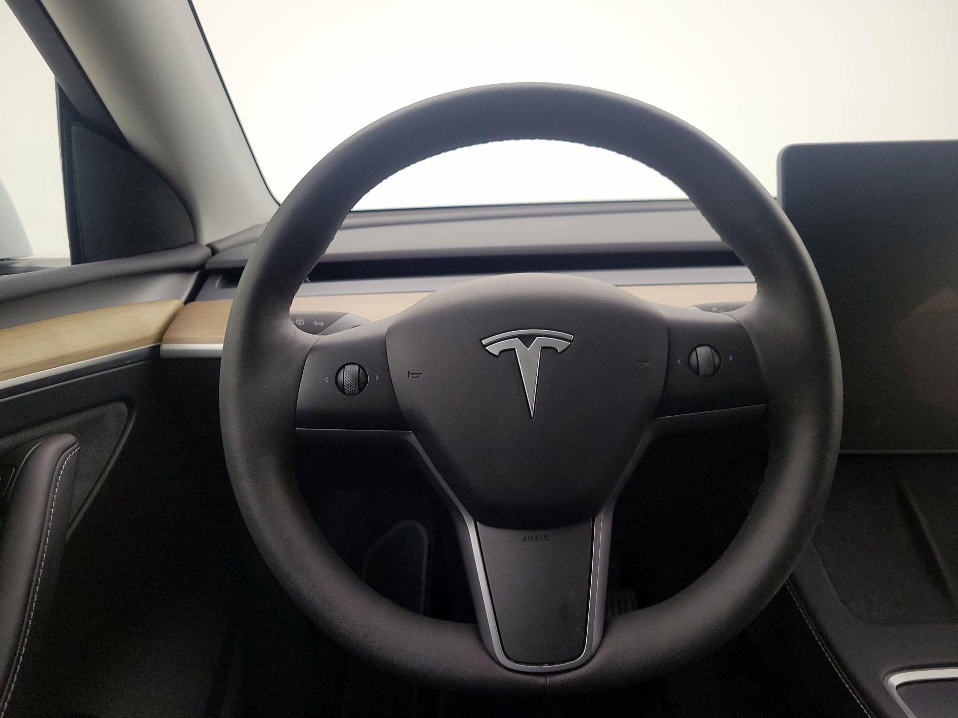 Thumbnail: 2023 Tesla Model Y - 10