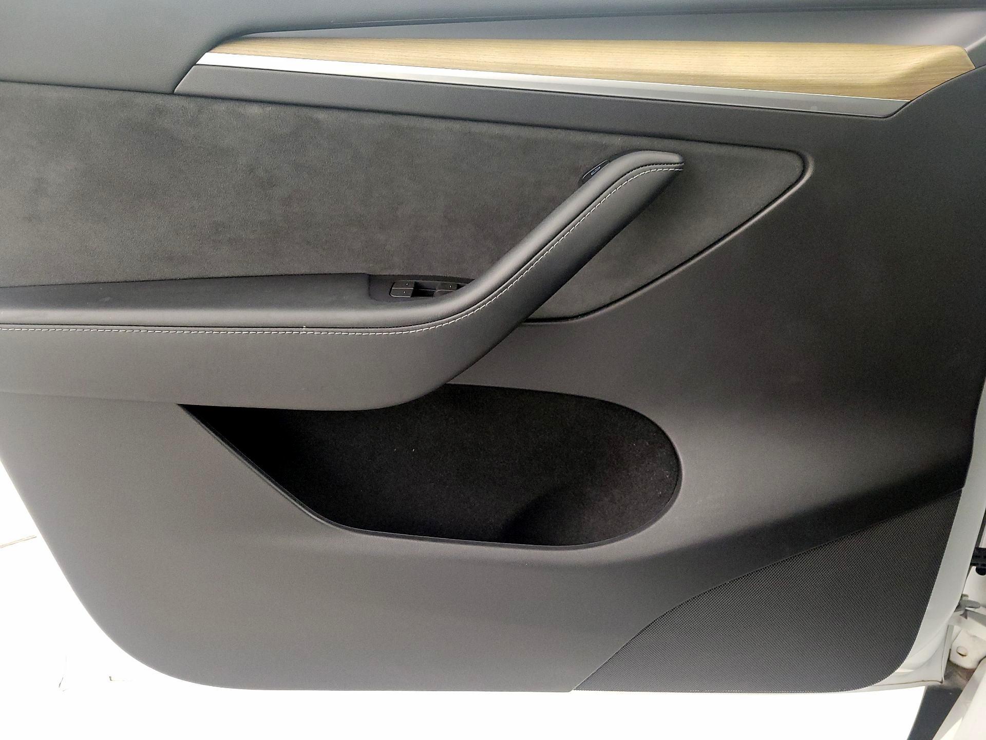 Thumbnail: 2023 Tesla Model Y - 12