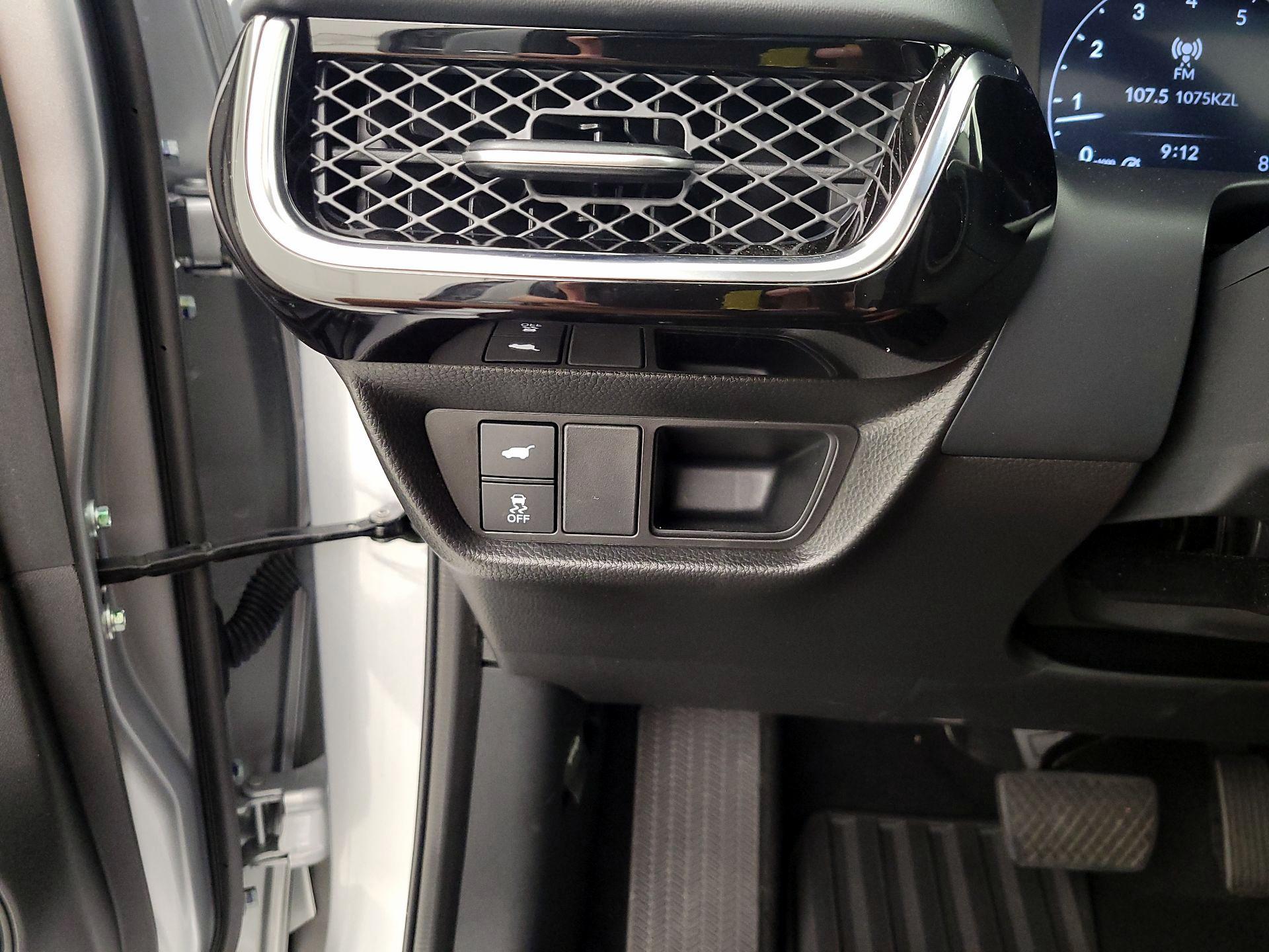 Thumbnail: 2025 Acura ADX - 13