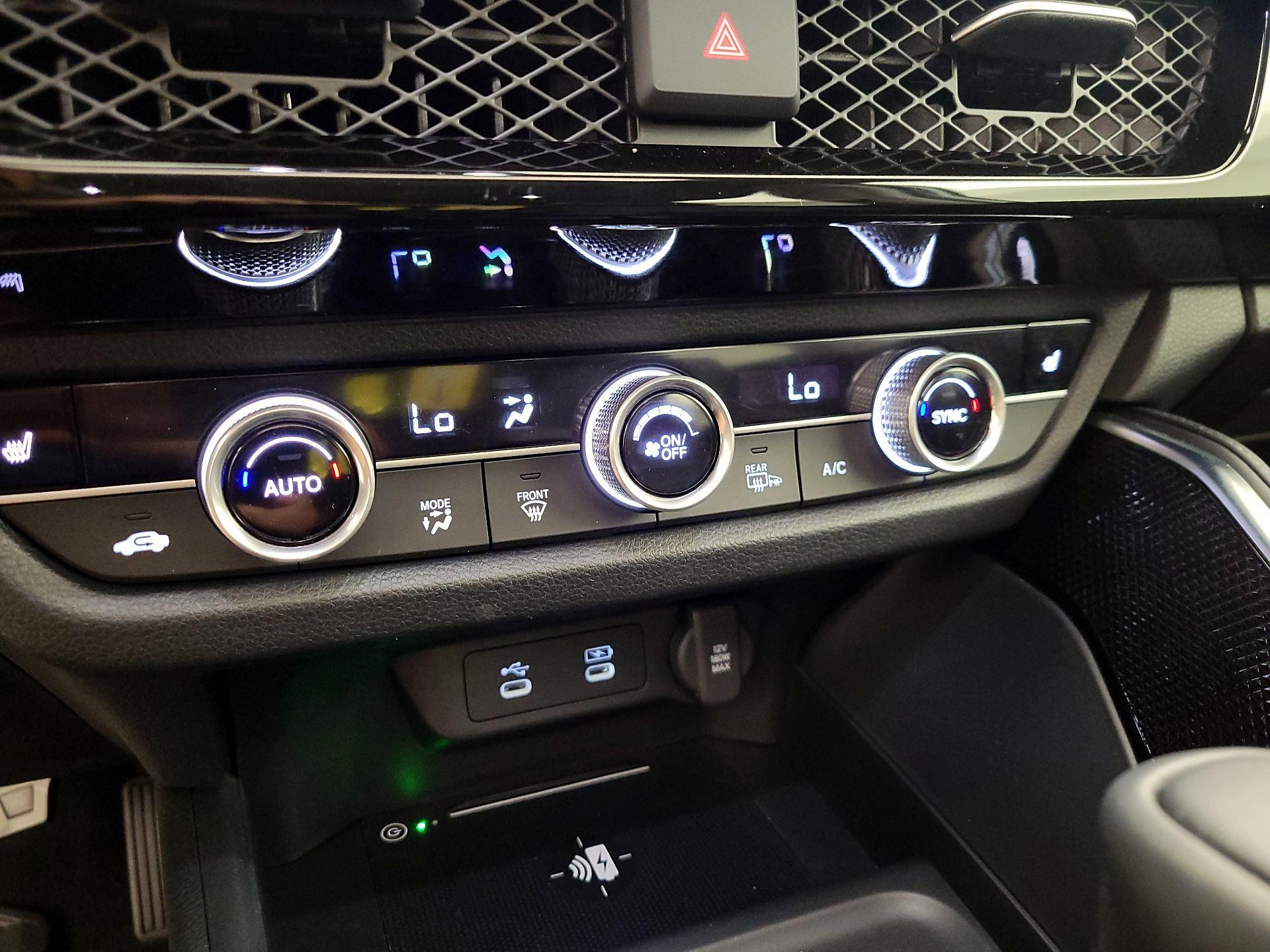 Thumbnail: 2025 Acura ADX - 16