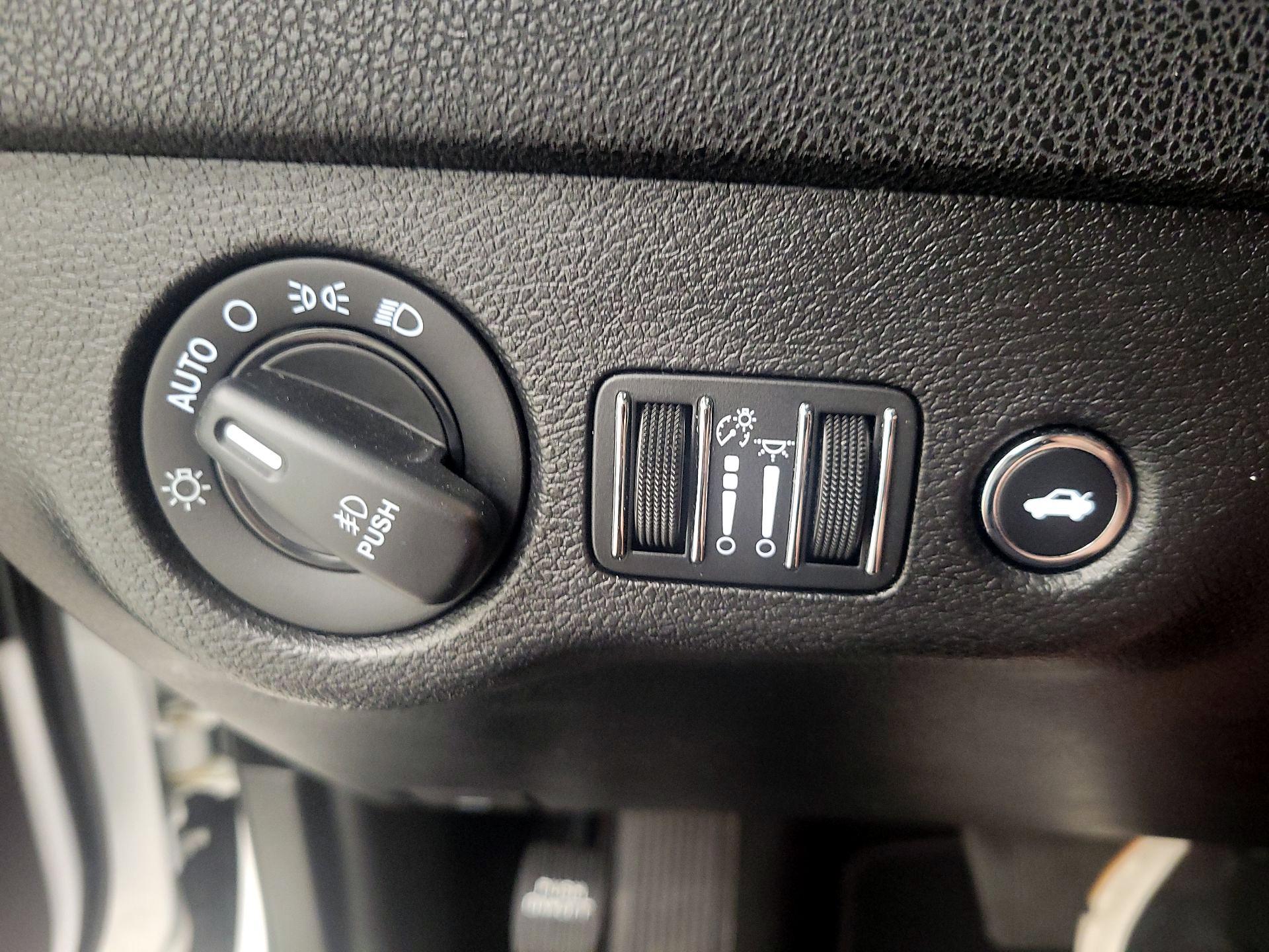 Thumbnail: 2020 Dodge Charger - 13