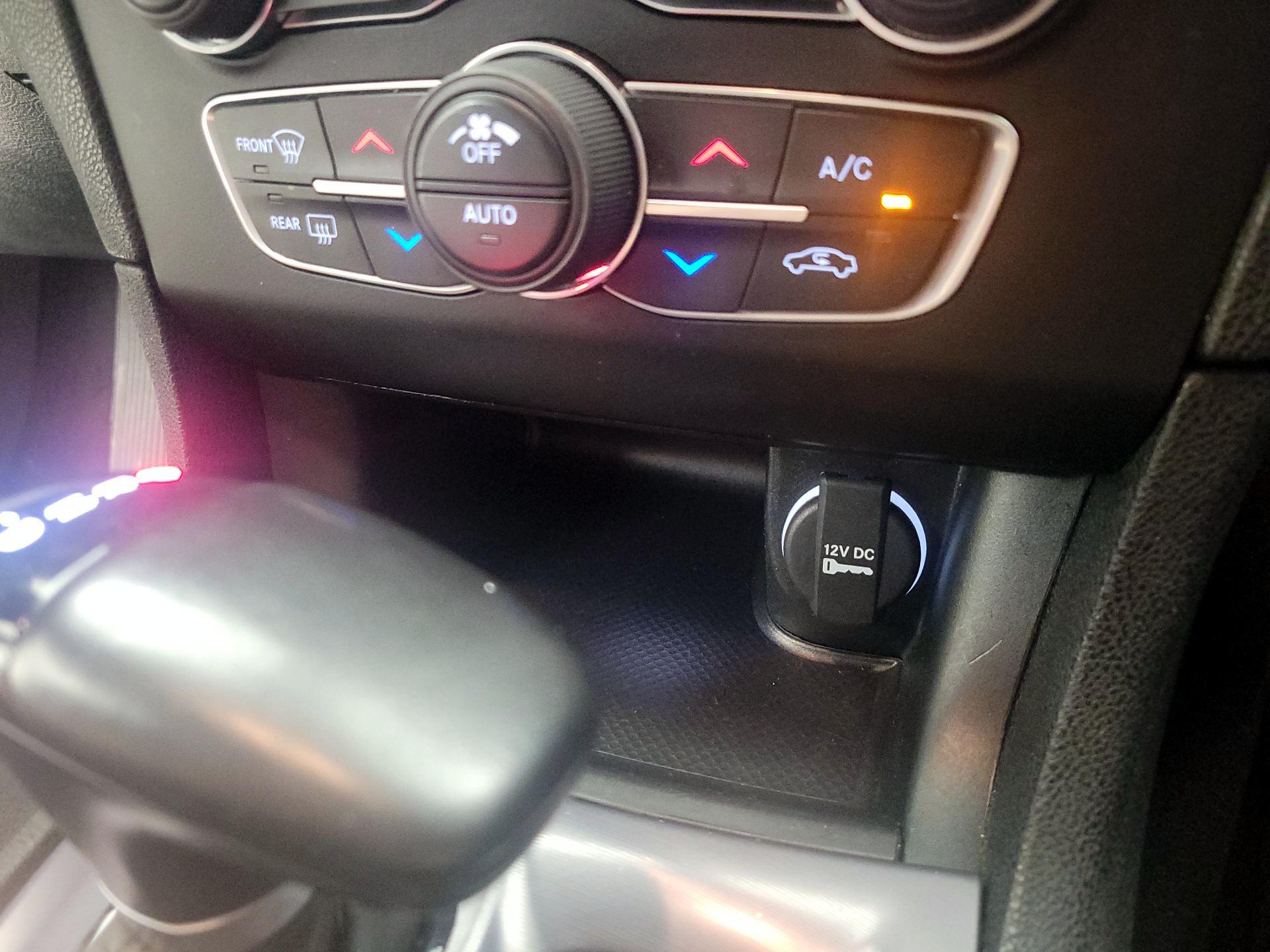 Thumbnail: 2020 Dodge Charger - 18