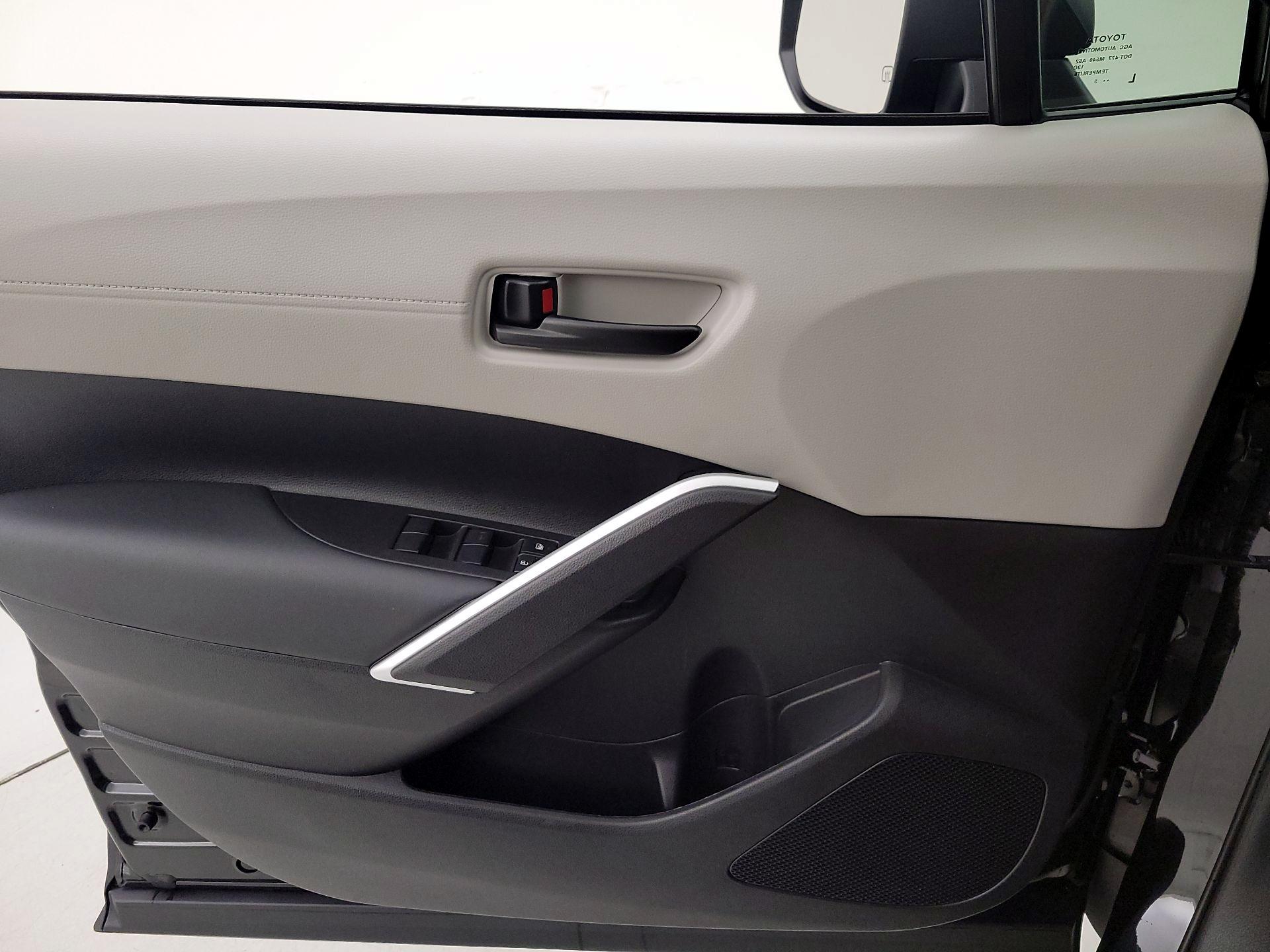 Thumbnail: 2026 Toyota Corolla Cross - 12