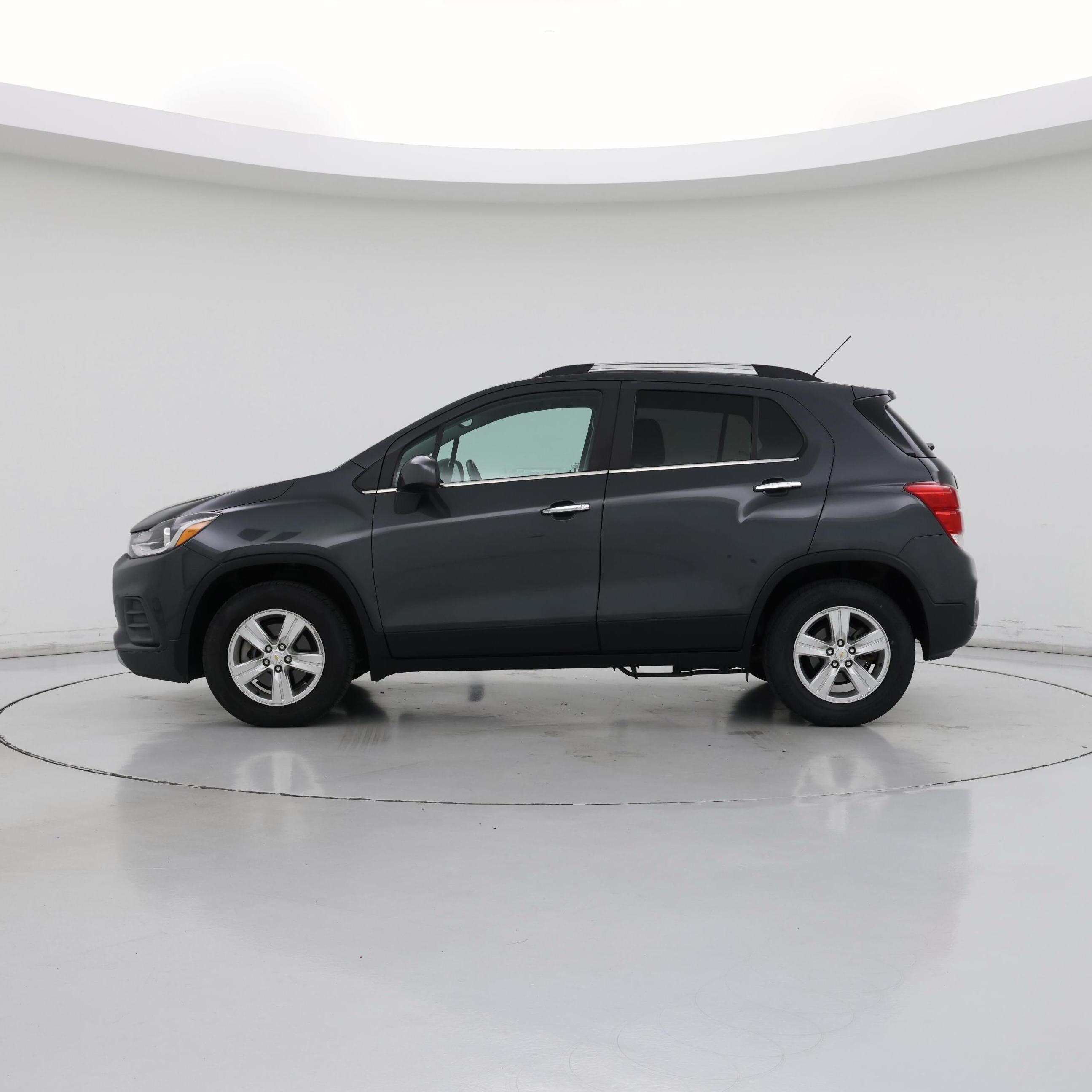 Thumbnail: 2018 Chevrolet Trax - 3