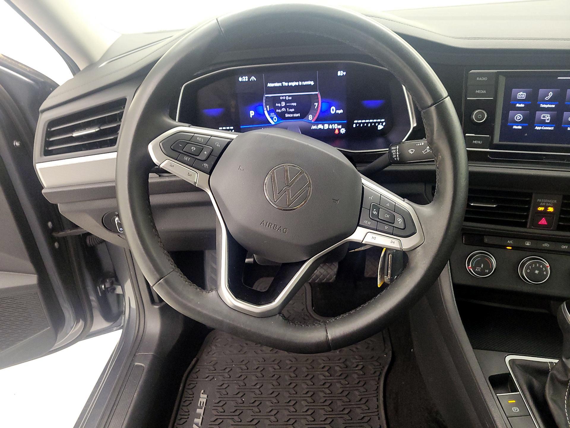 Thumbnail: 2024 Volkswagen Jetta - 10