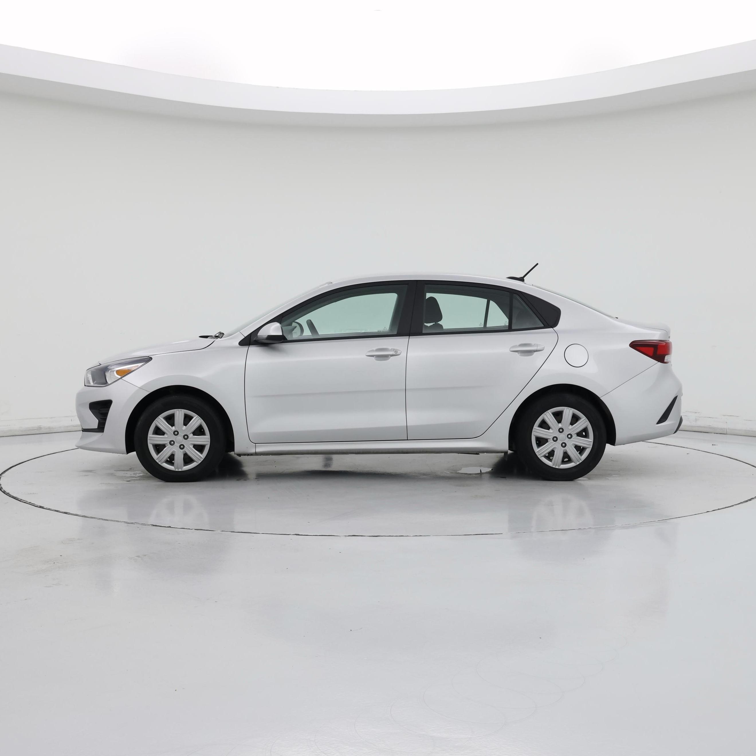 Thumbnail: 2021 Kia Rio - 3