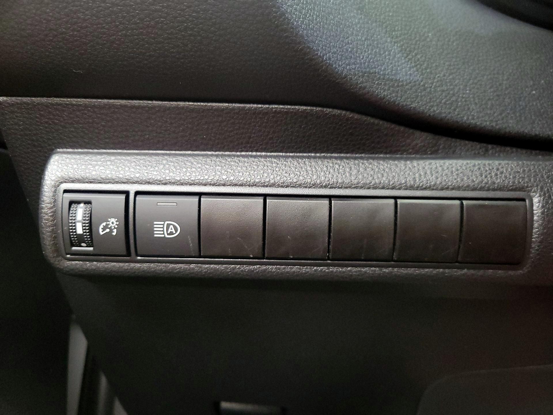 Thumbnail: 2025 Toyota Corolla - 13