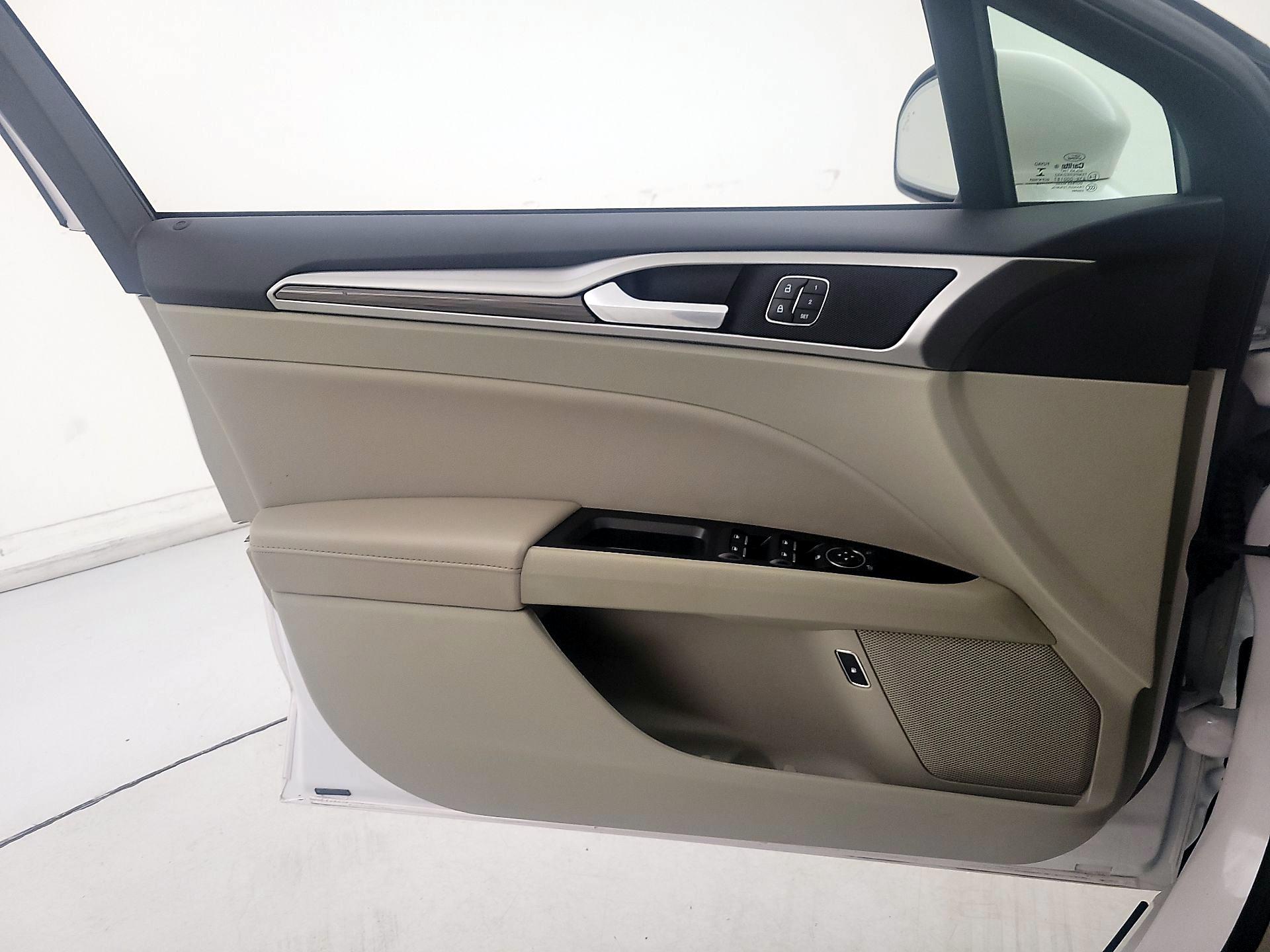 Thumbnail: 2019 Ford Fusion - 12