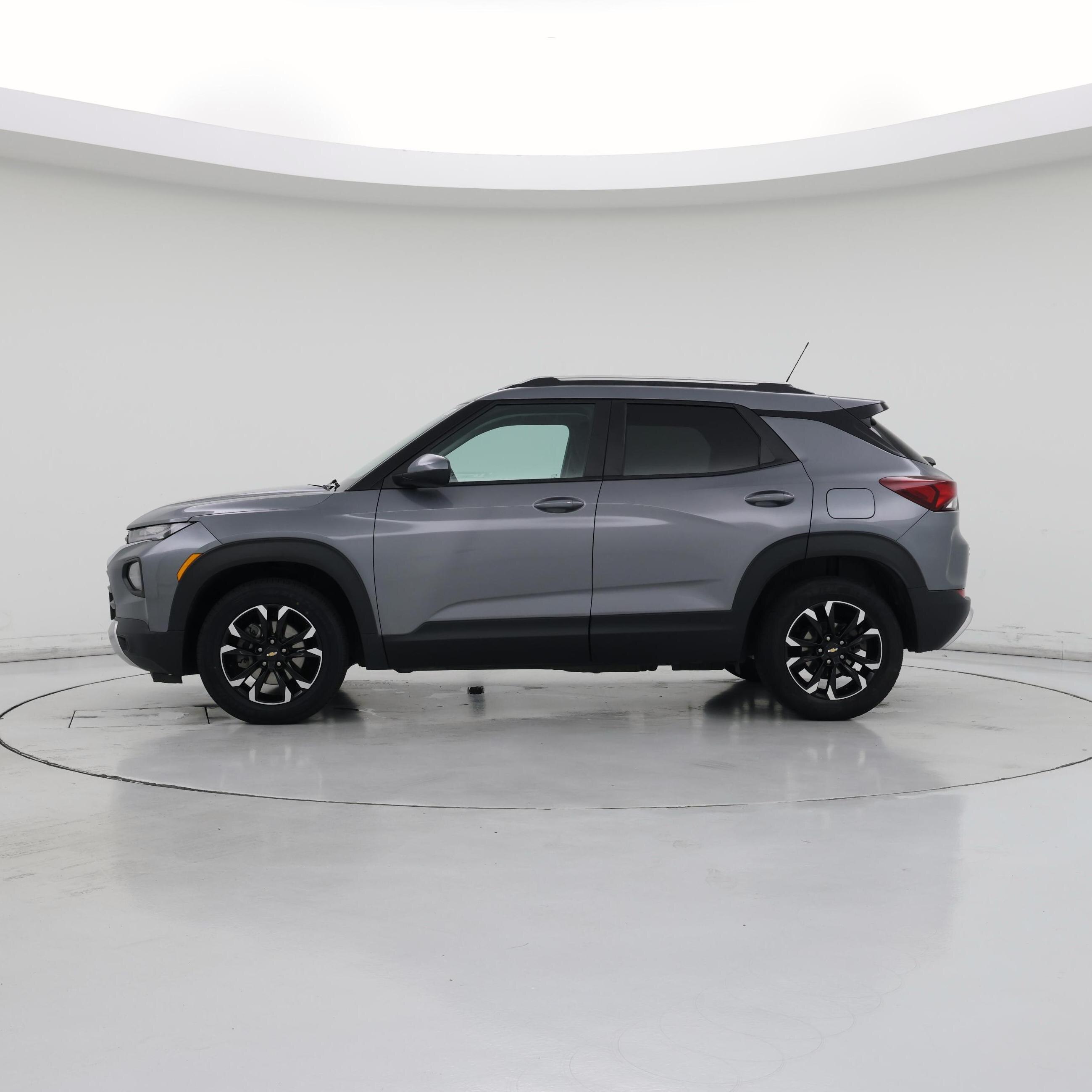 Thumbnail: 2021 Chevrolet TrailBlazer - 3