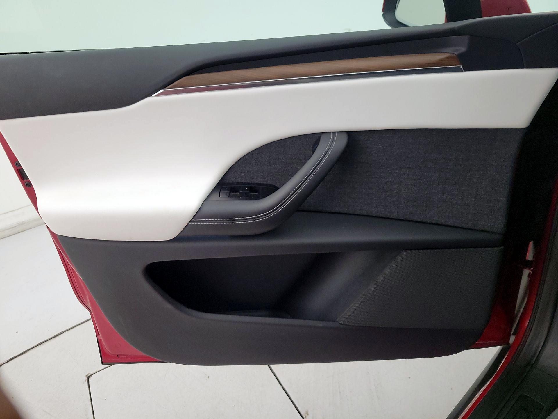 Thumbnail: 2023 Tesla Model X - 12