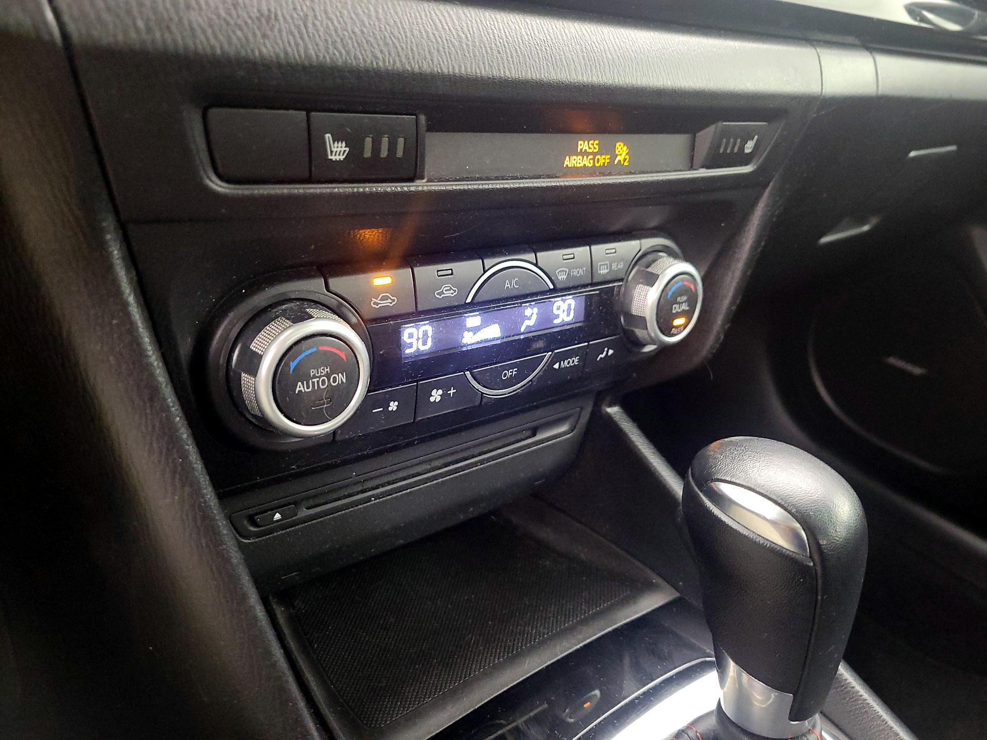 Thumbnail: 2015 Mazda Mazda3 - 17