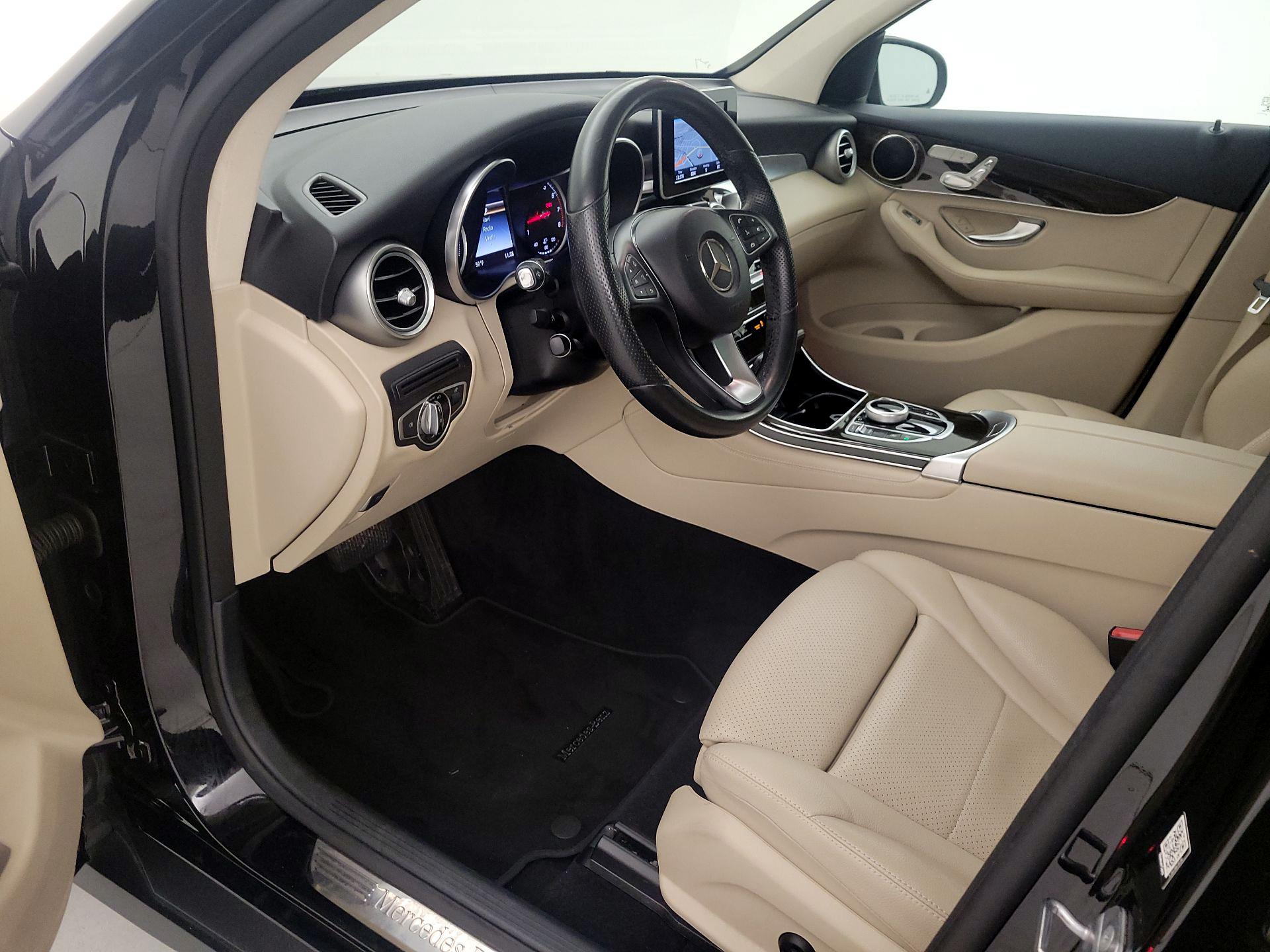 Thumbnail: 2017 Mercedes-Benz GLC - 11