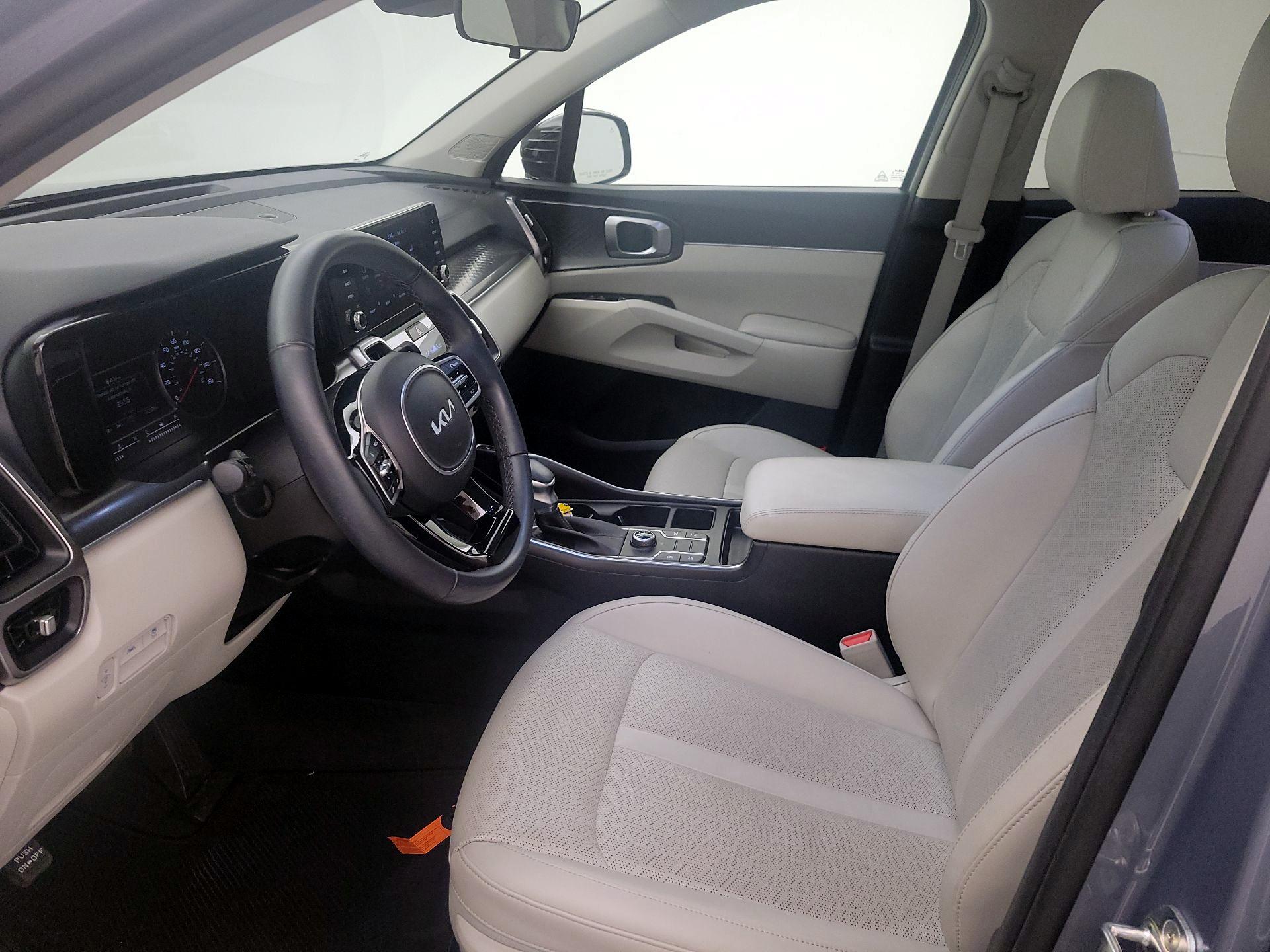 Thumbnail: 2023 Kia Sorento - 11