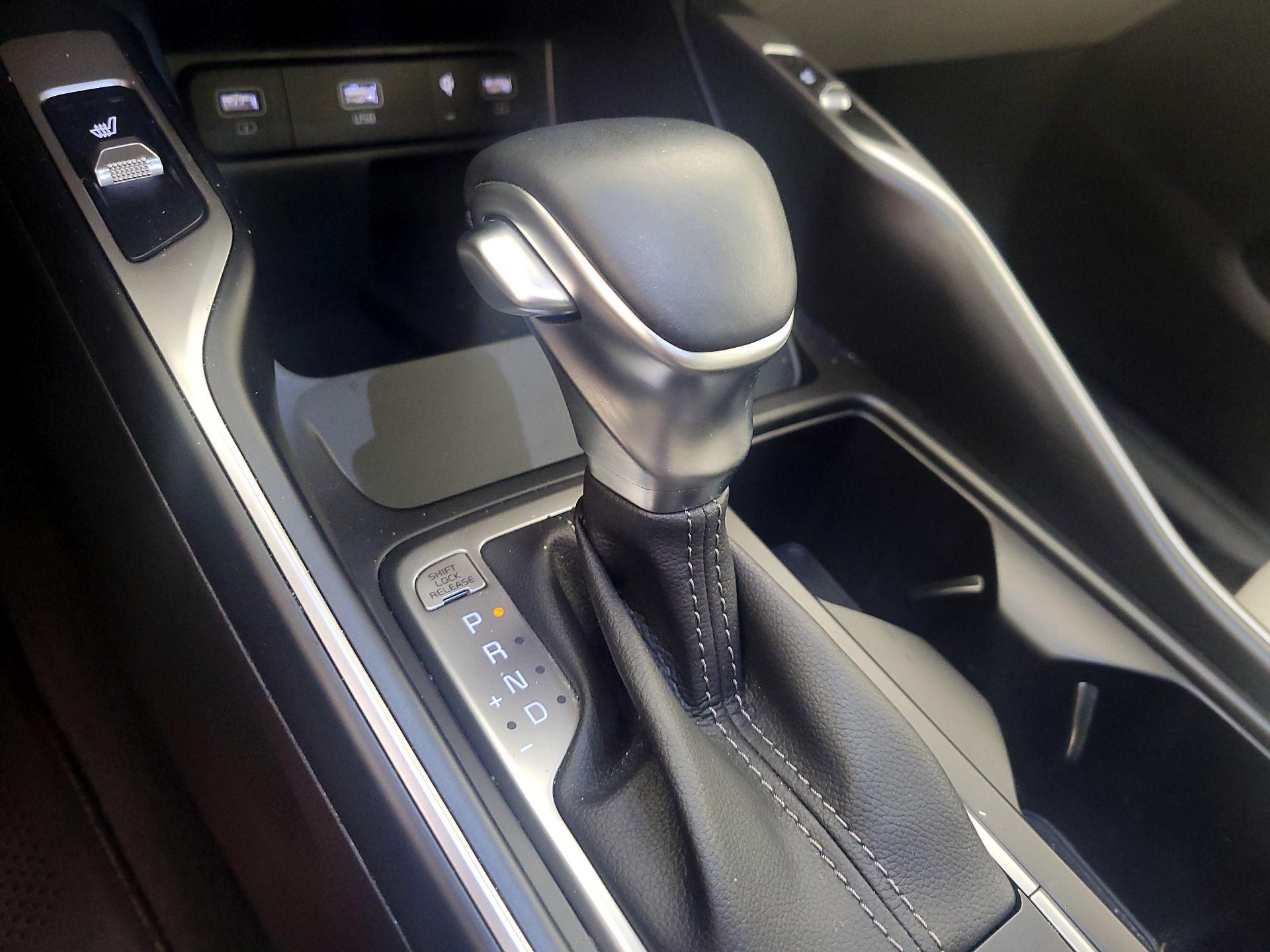Thumbnail: 2023 Kia Sorento - 18