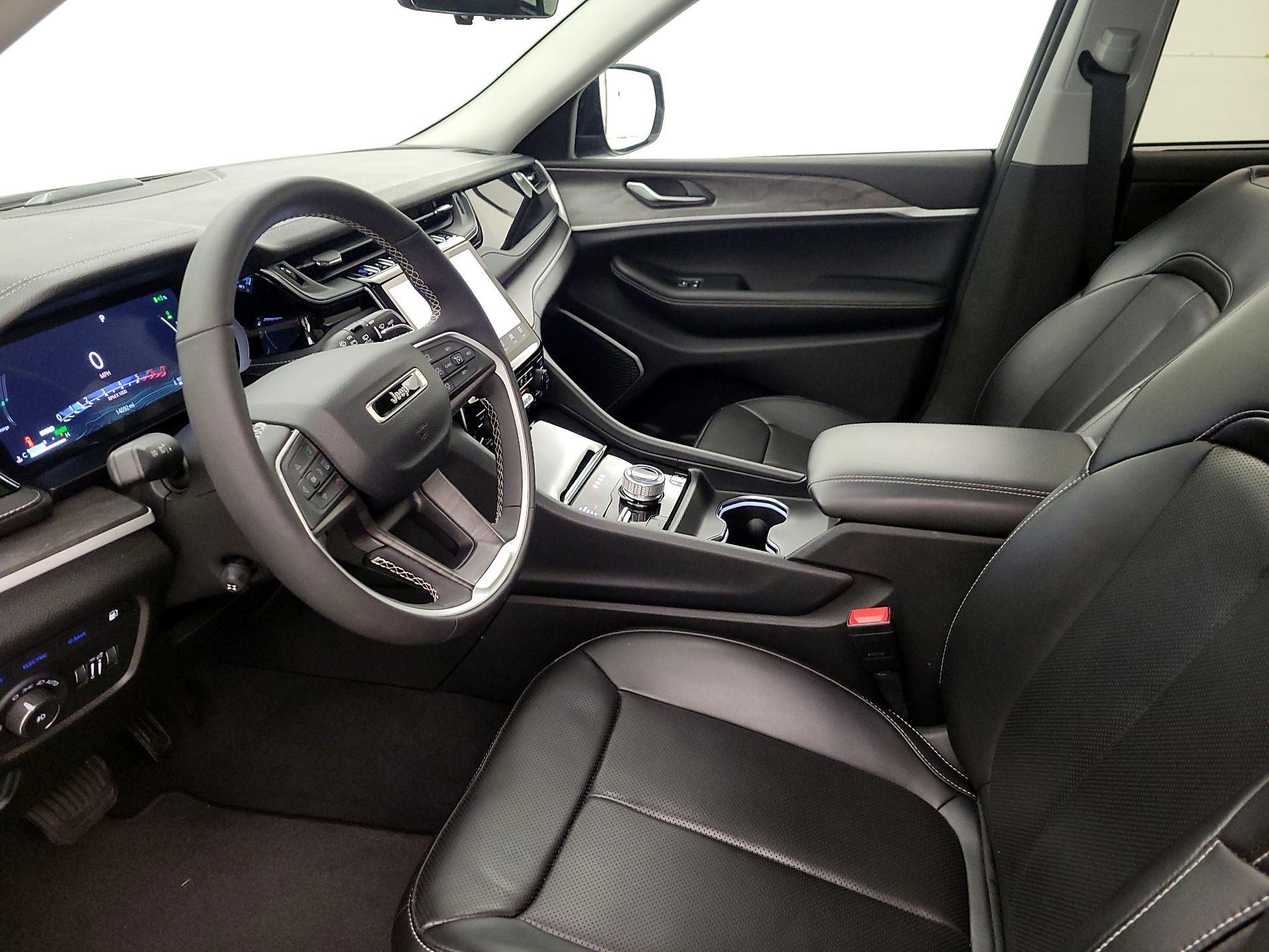 Thumbnail: 2023 Jeep Grand Cherokee - 11