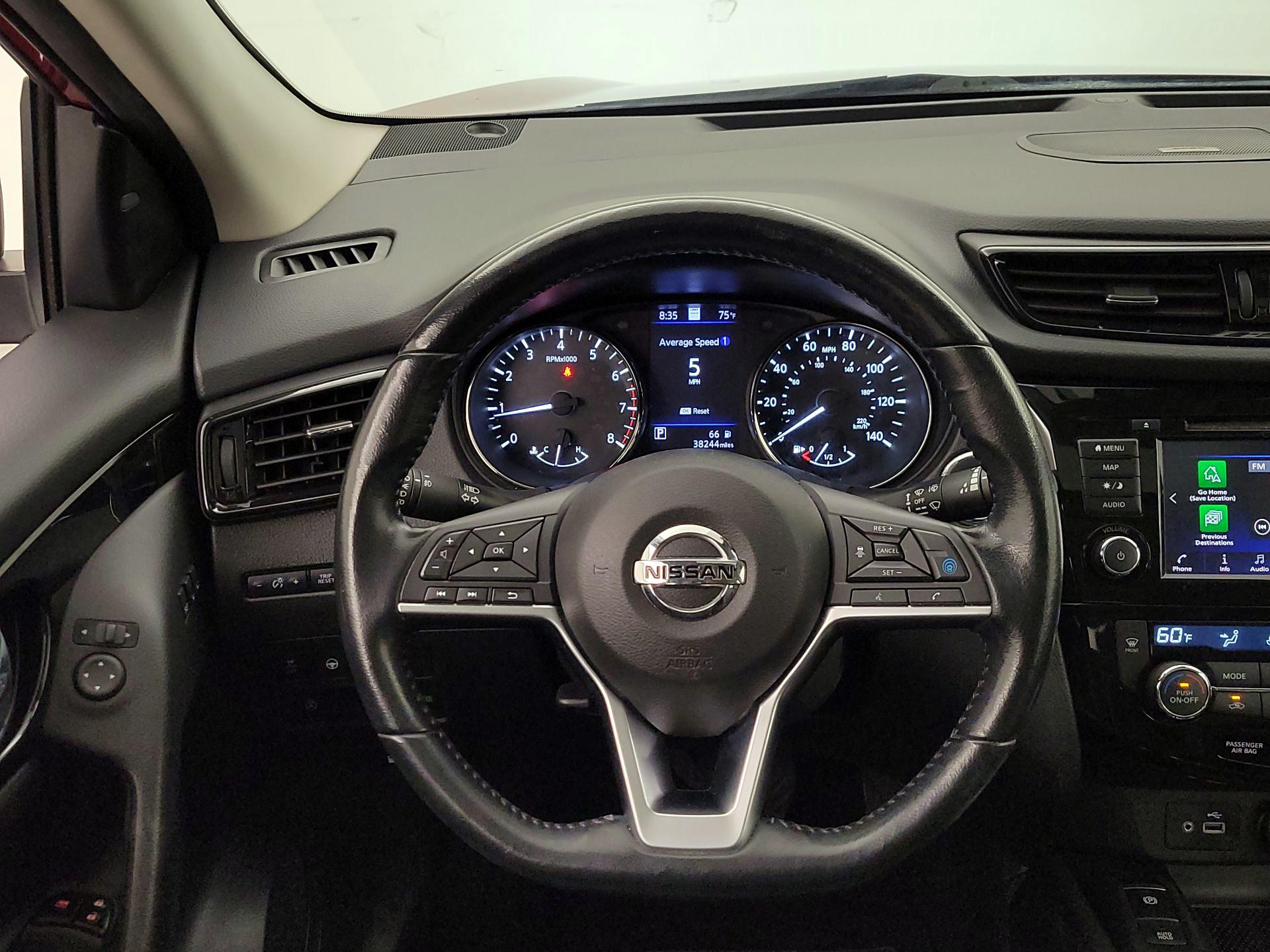 Thumbnail: 2021 Nissan Rogue Sport - 10