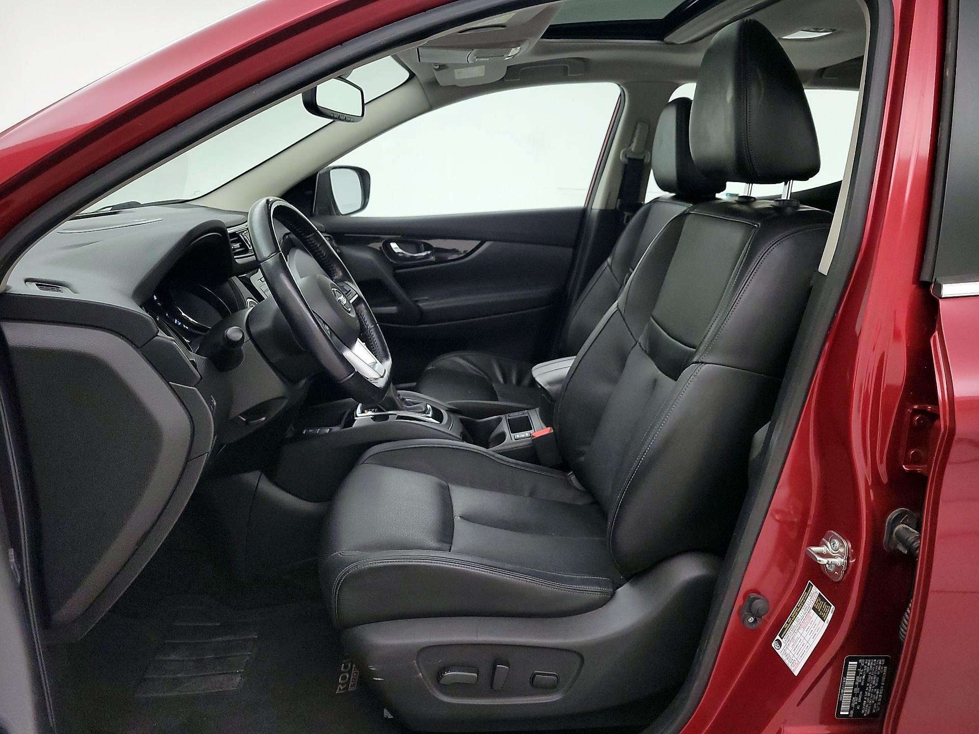 Thumbnail: 2021 Nissan Rogue Sport - 11