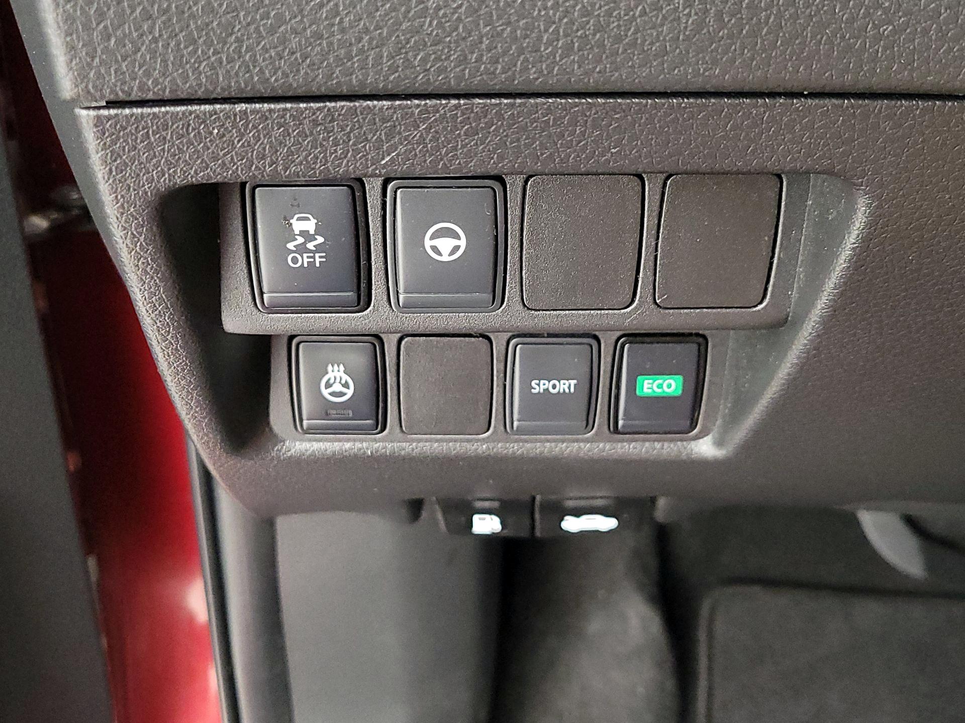 Thumbnail: 2021 Nissan Rogue Sport - 13