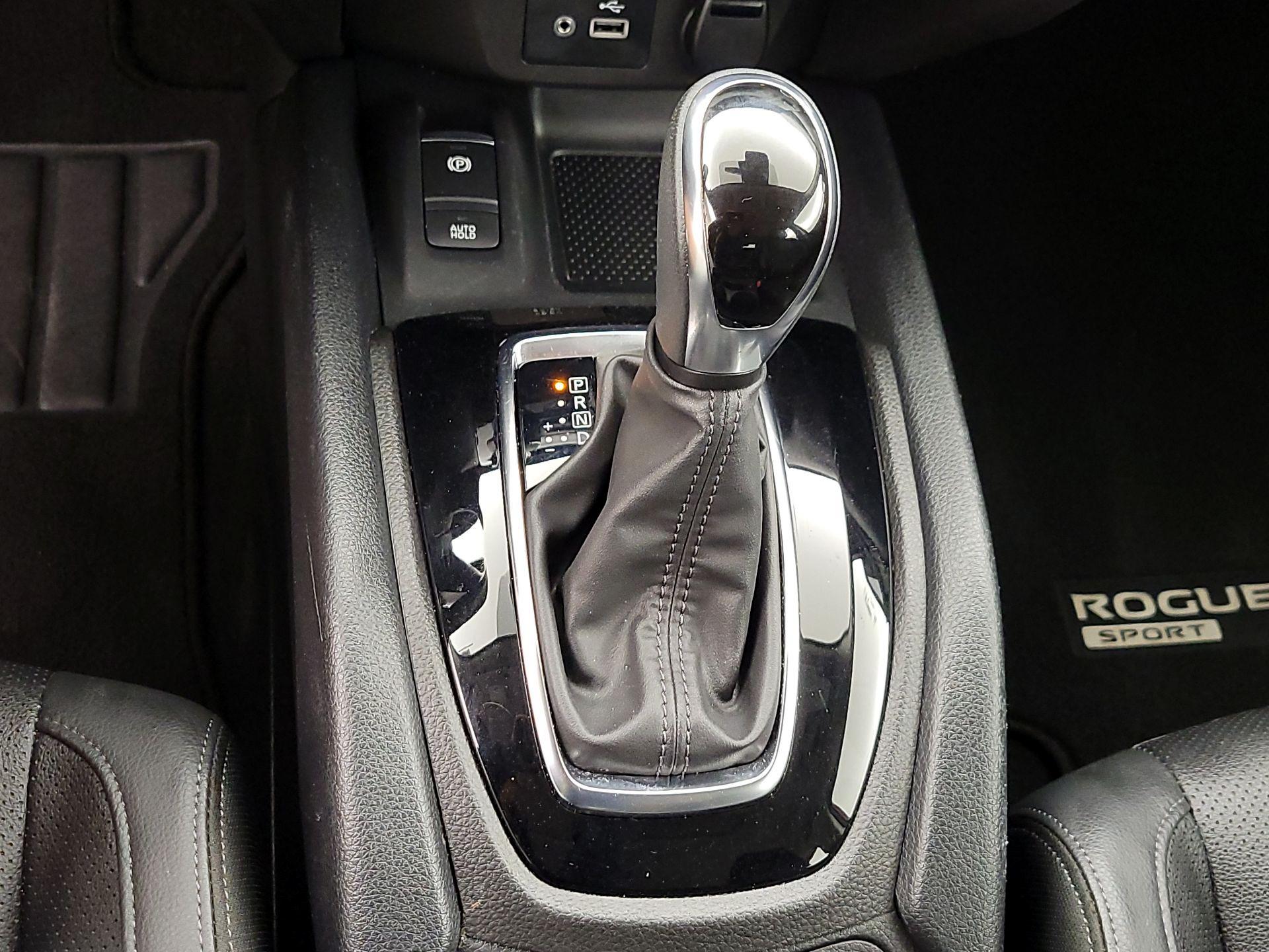 Thumbnail: 2021 Nissan Rogue Sport - 18