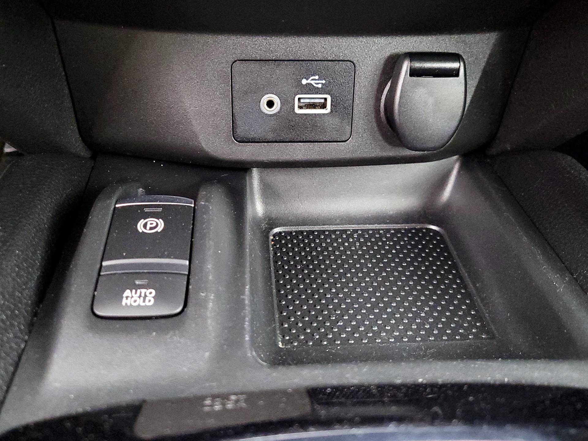 Thumbnail: 2021 Nissan Rogue Sport - 19