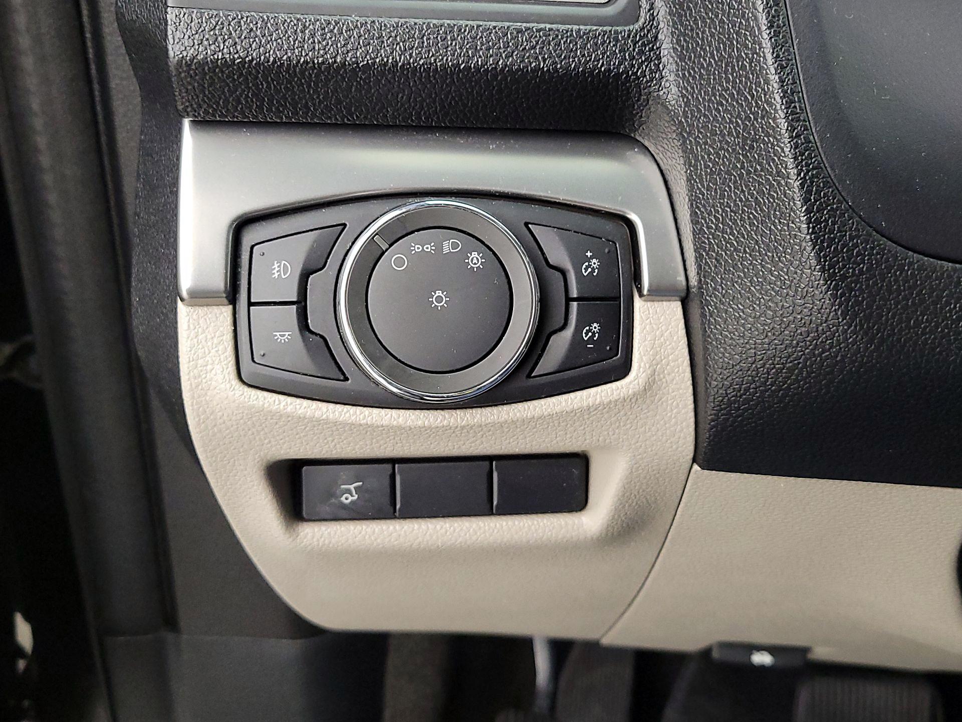Thumbnail: 2018 Ford Explorer - 13
