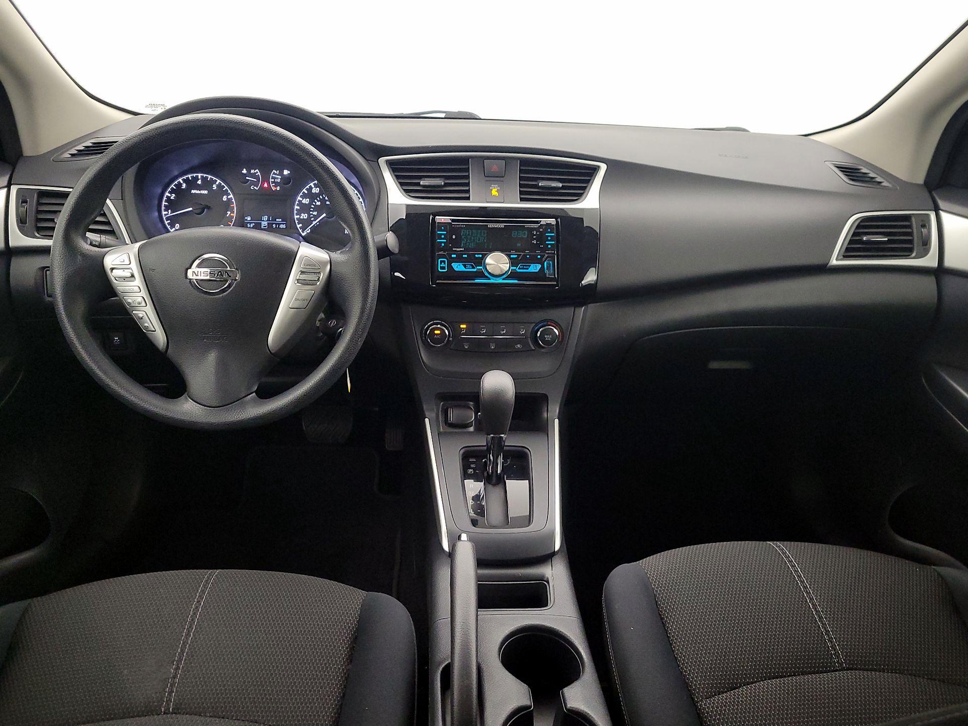 Thumbnail: 2016 Nissan Sentra - 9