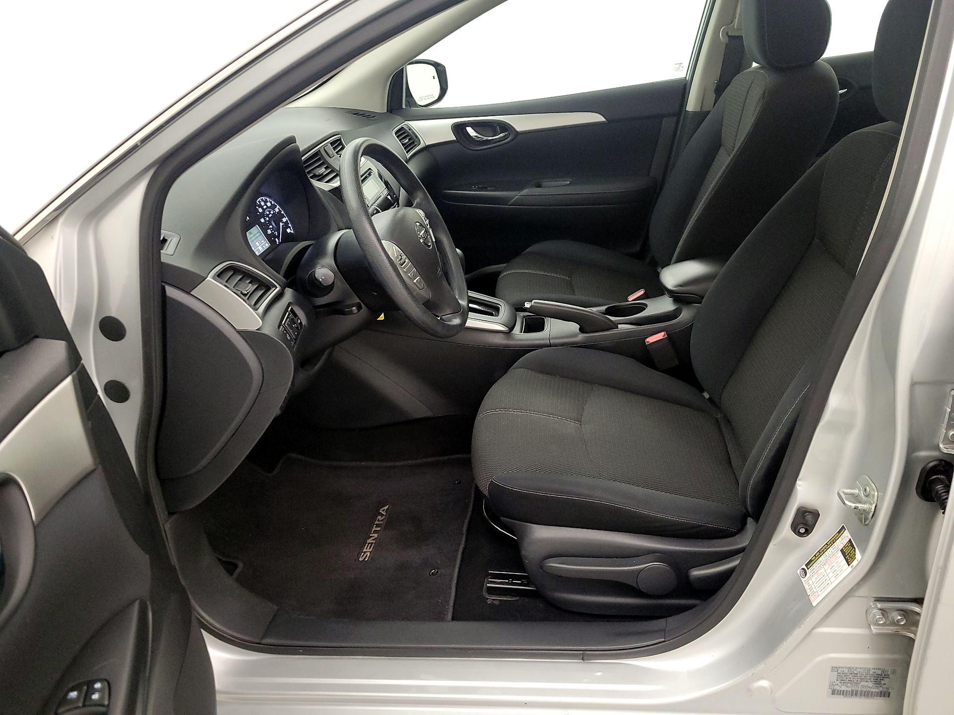 Thumbnail: 2016 Nissan Sentra - 11
