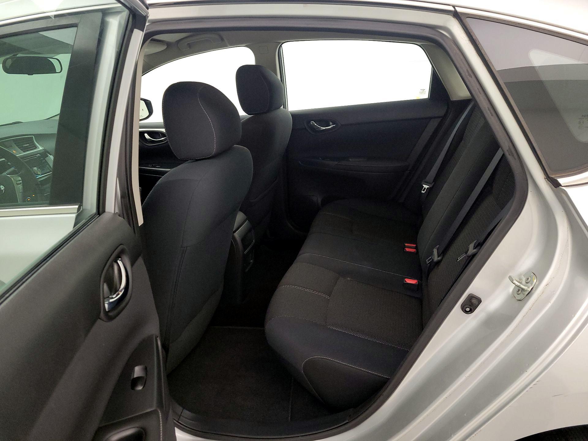 Thumbnail: 2016 Nissan Sentra - 18