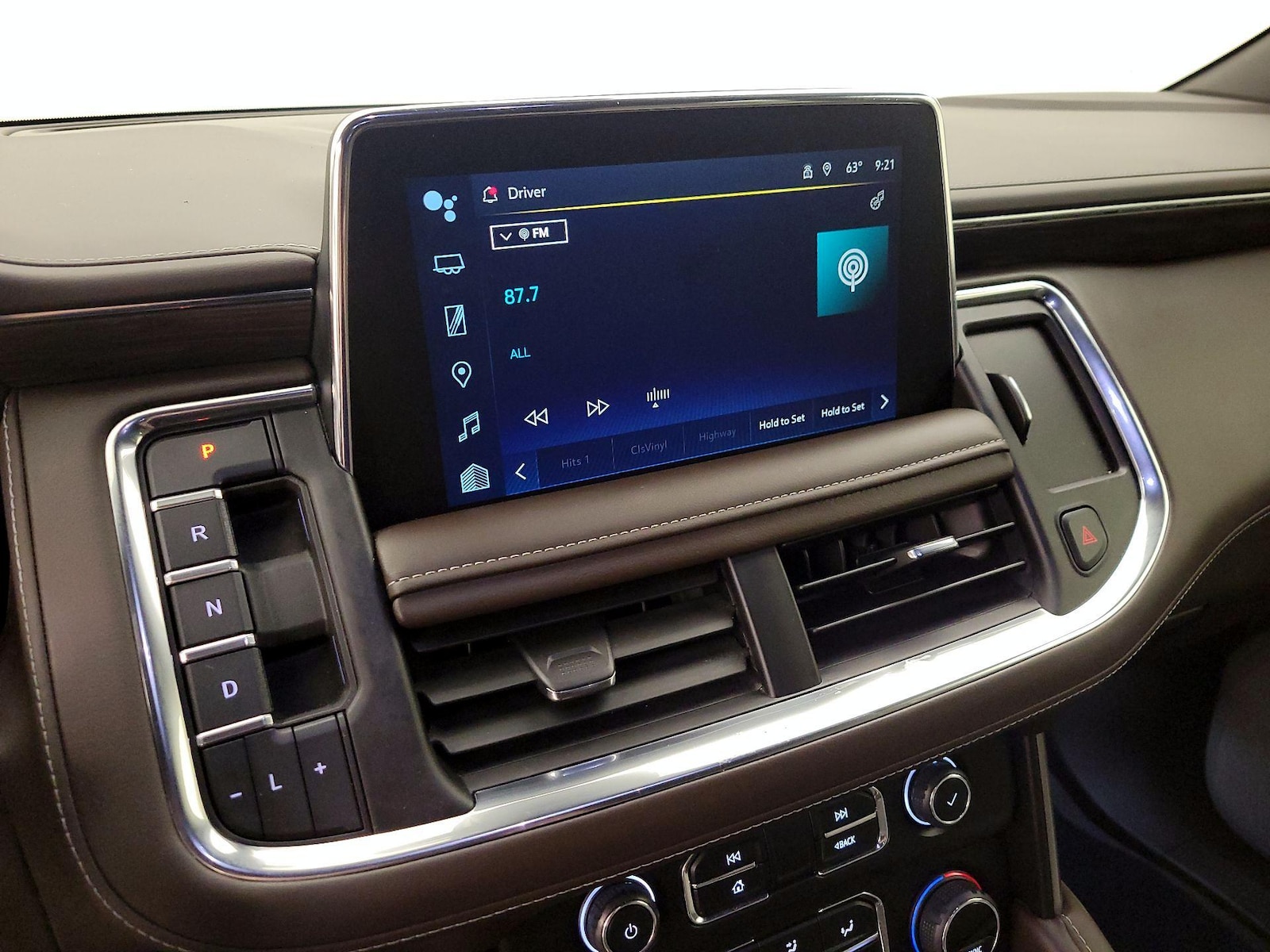 2024 Chevrolet Suburban Z71 - Photo 16