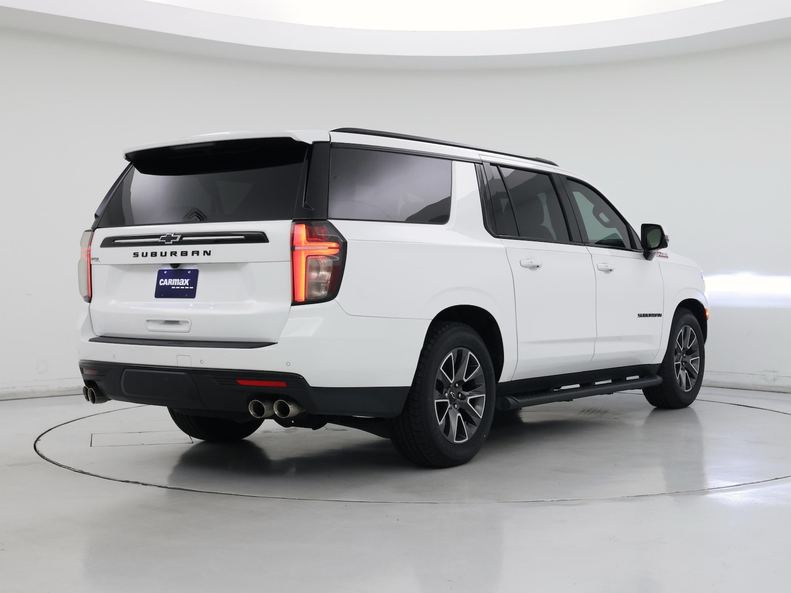 2024 Chevrolet Suburban Z71 - Photo 9