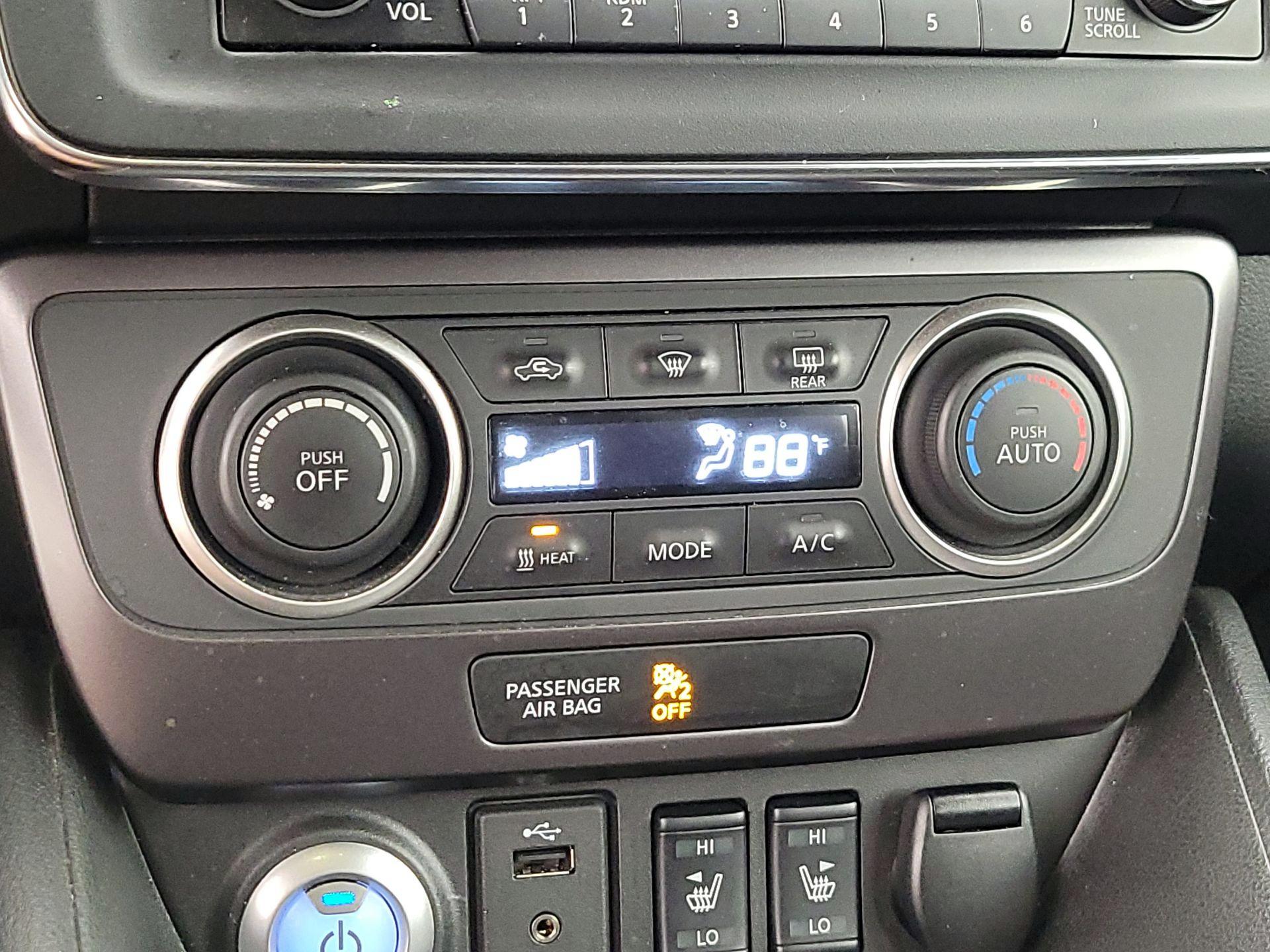 Thumbnail: 2019 Nissan Leaf - 16