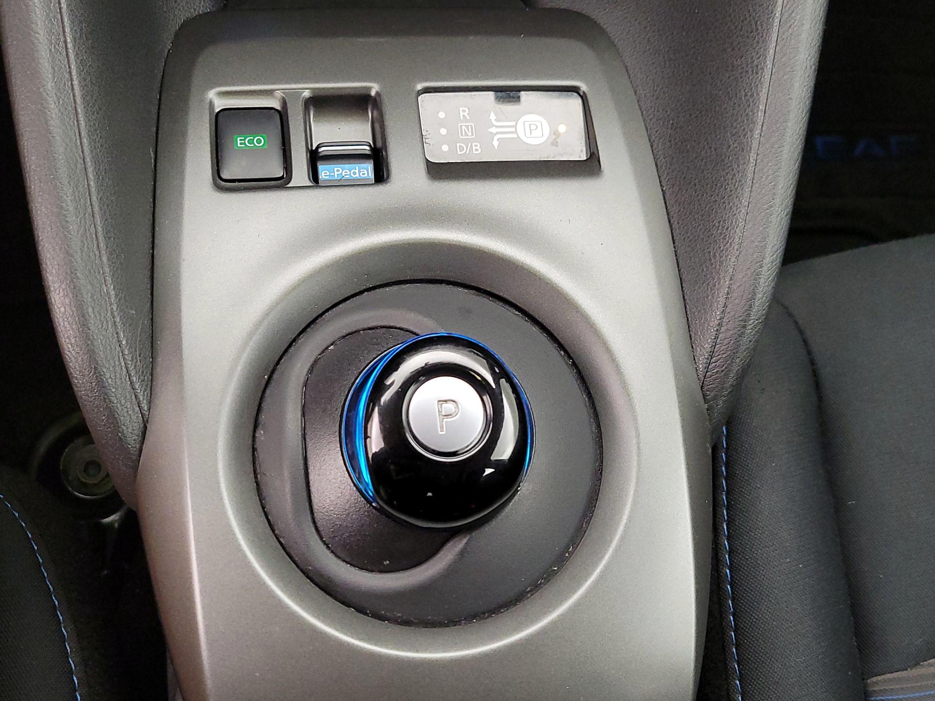 Thumbnail: 2019 Nissan Leaf - 17