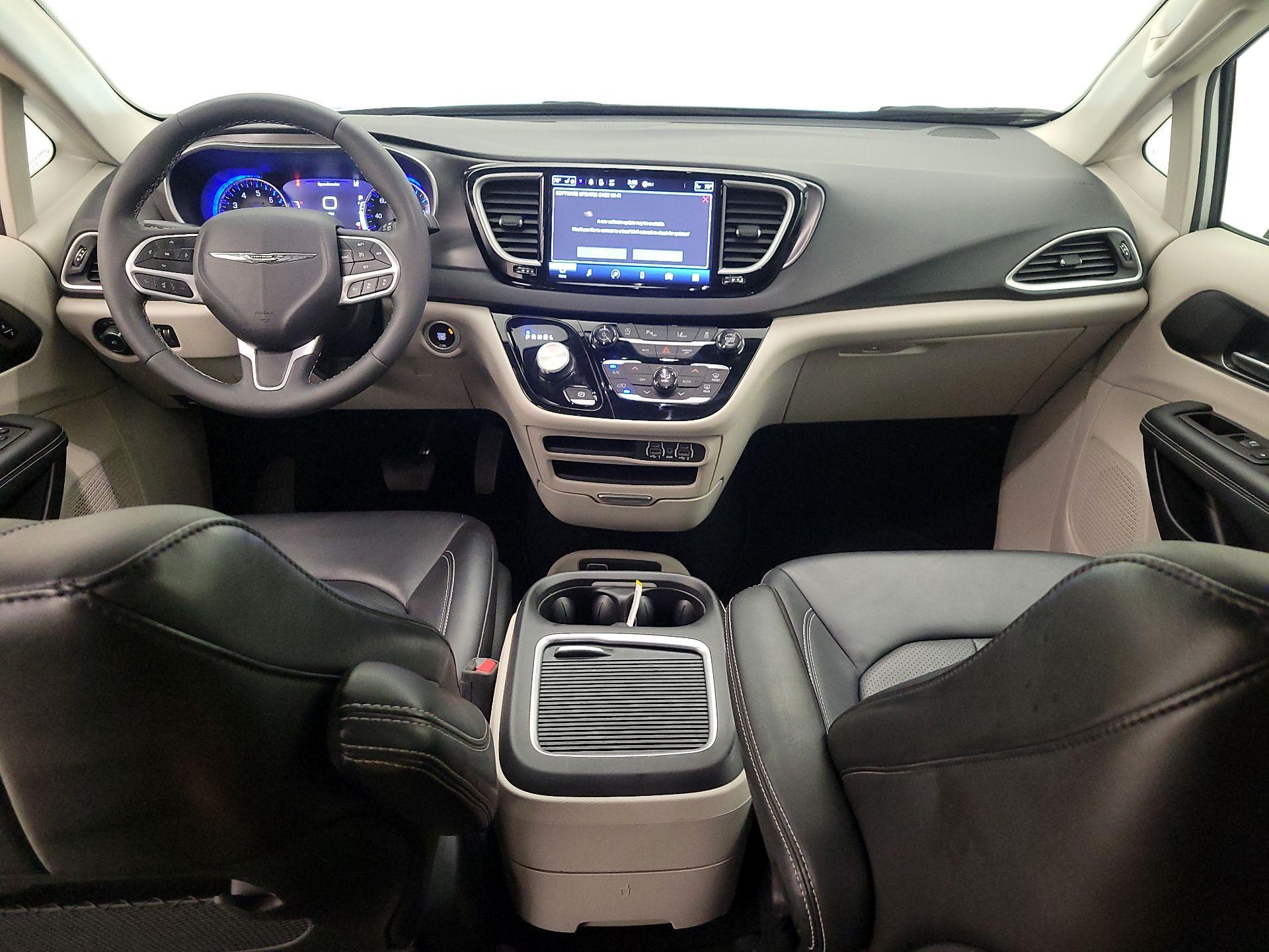 Thumbnail: 2024 Chrysler Pacifica - 9