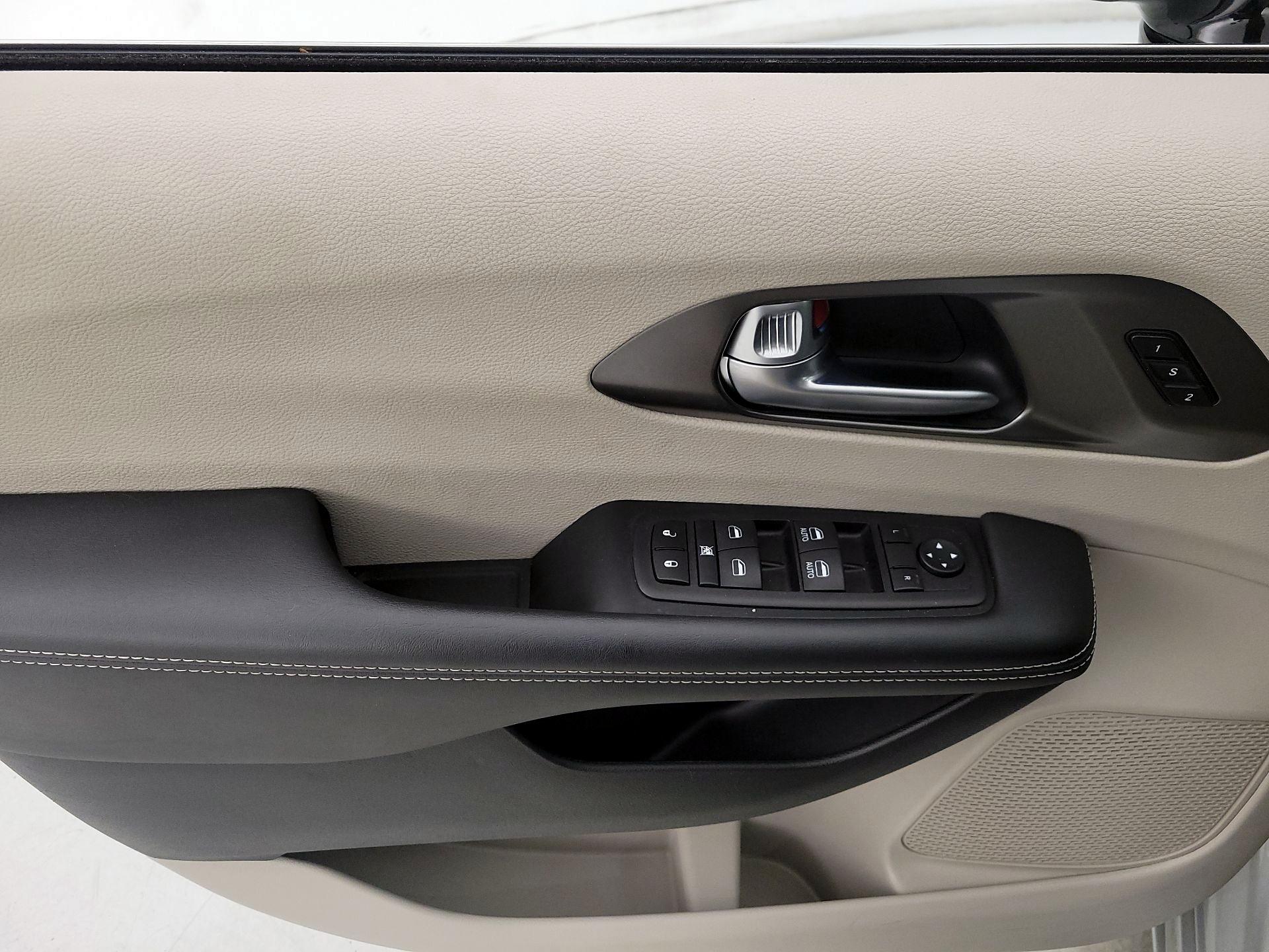 Thumbnail: 2024 Chrysler Pacifica - 12