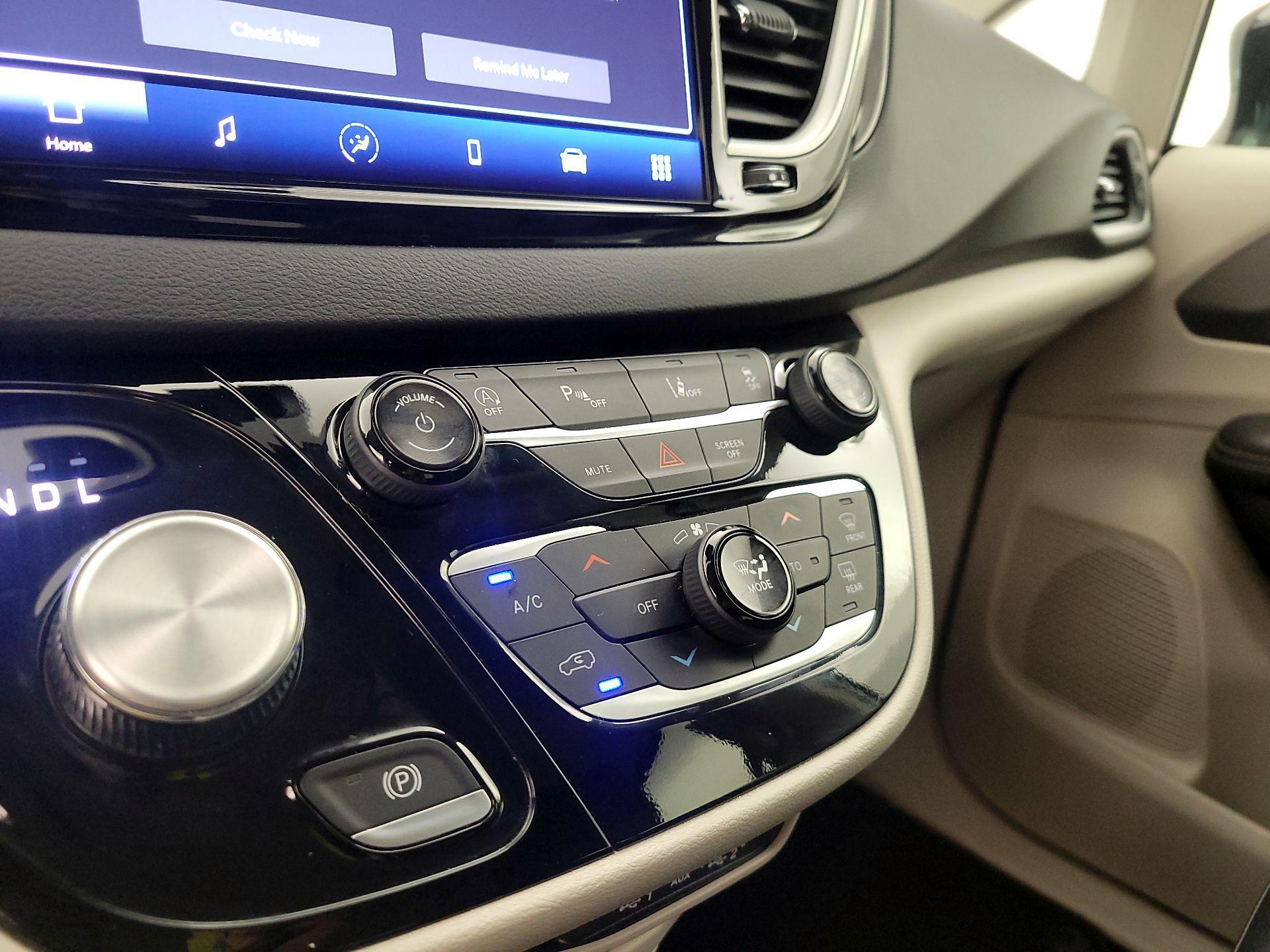 Thumbnail: 2024 Chrysler Pacifica - 16