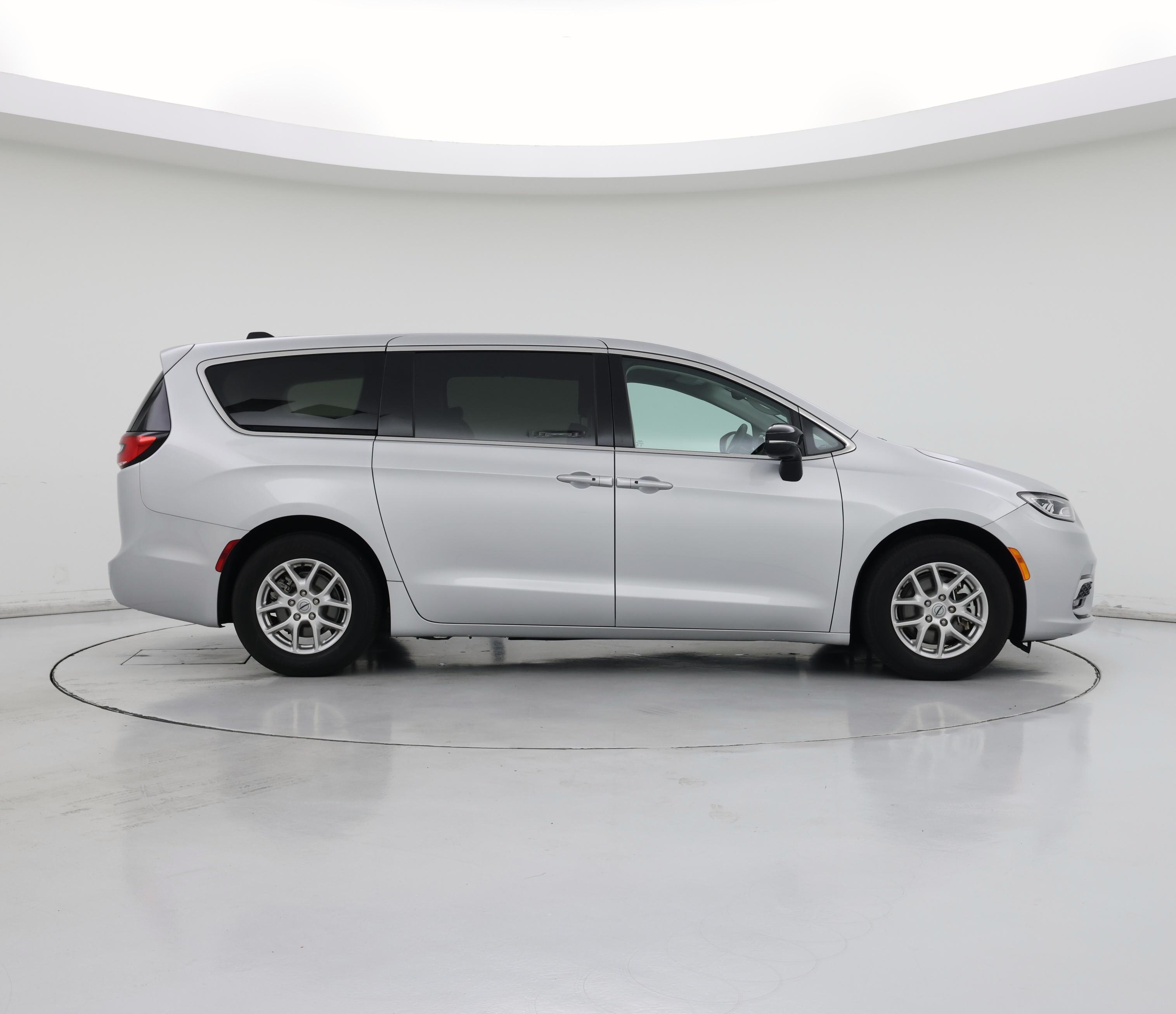 Thumbnail: 2024 Chrysler Pacifica - 7
