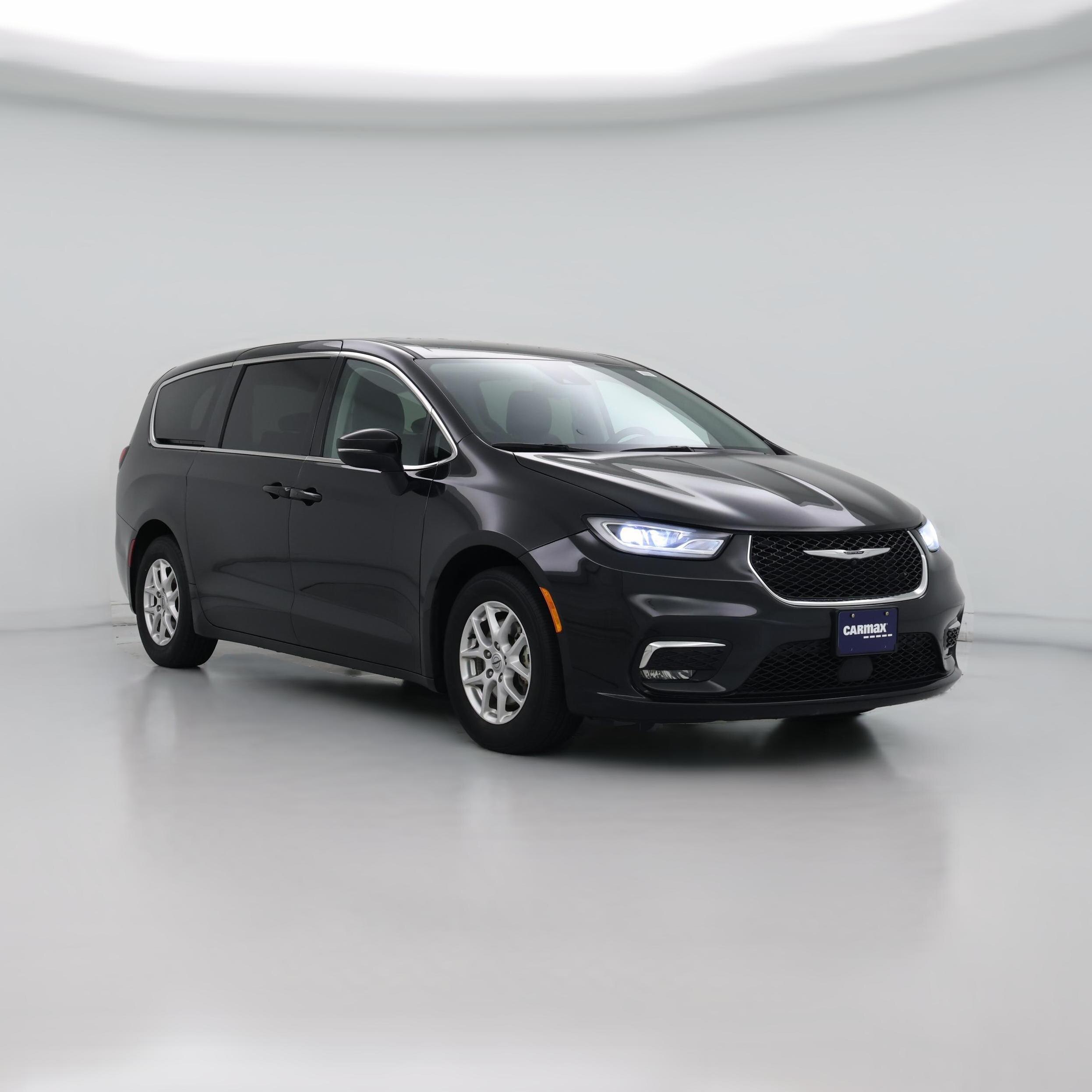 Thumbnail: 2023 Chrysler Pacifica - 1