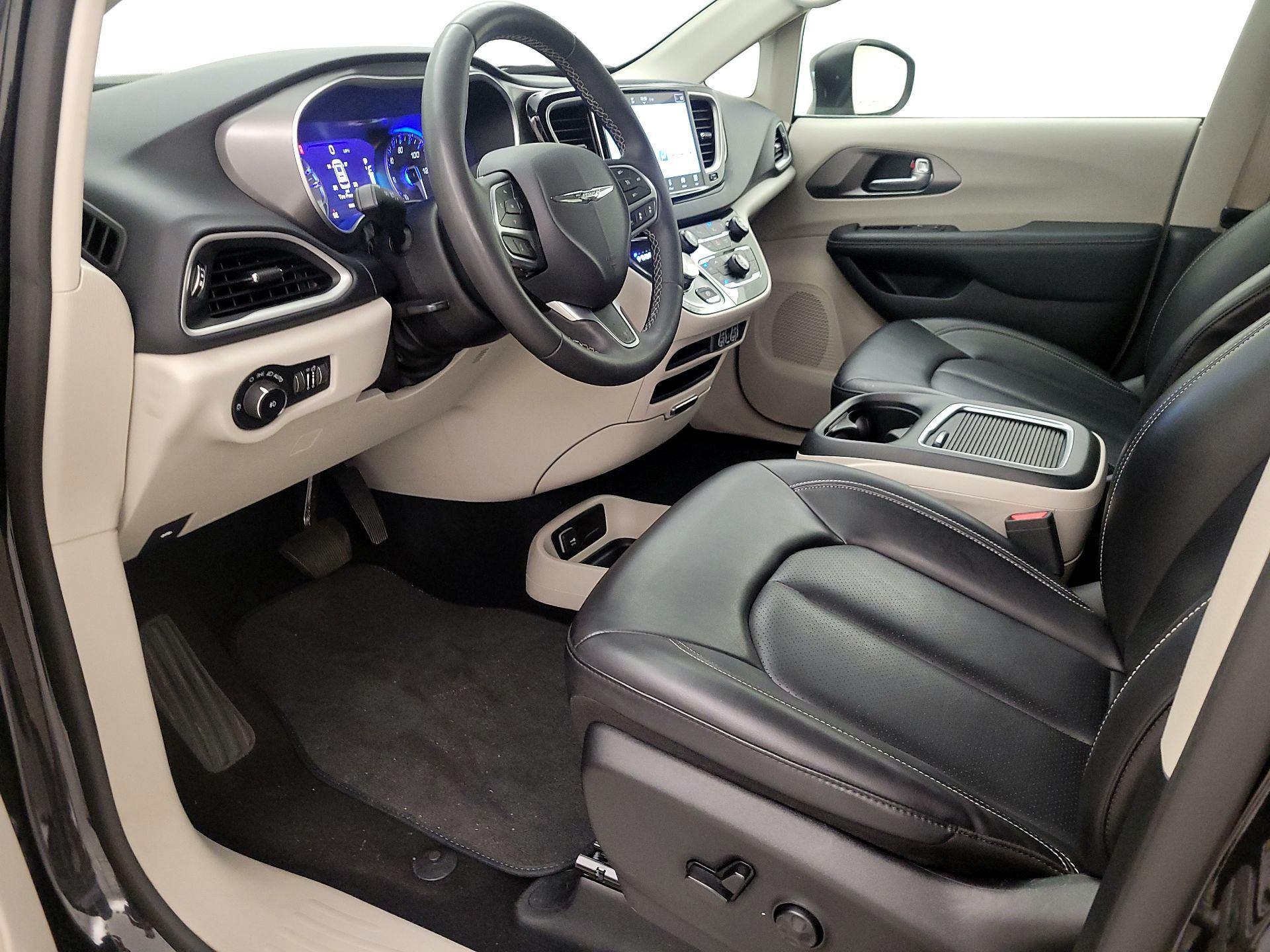 Thumbnail: 2023 Chrysler Pacifica - 11