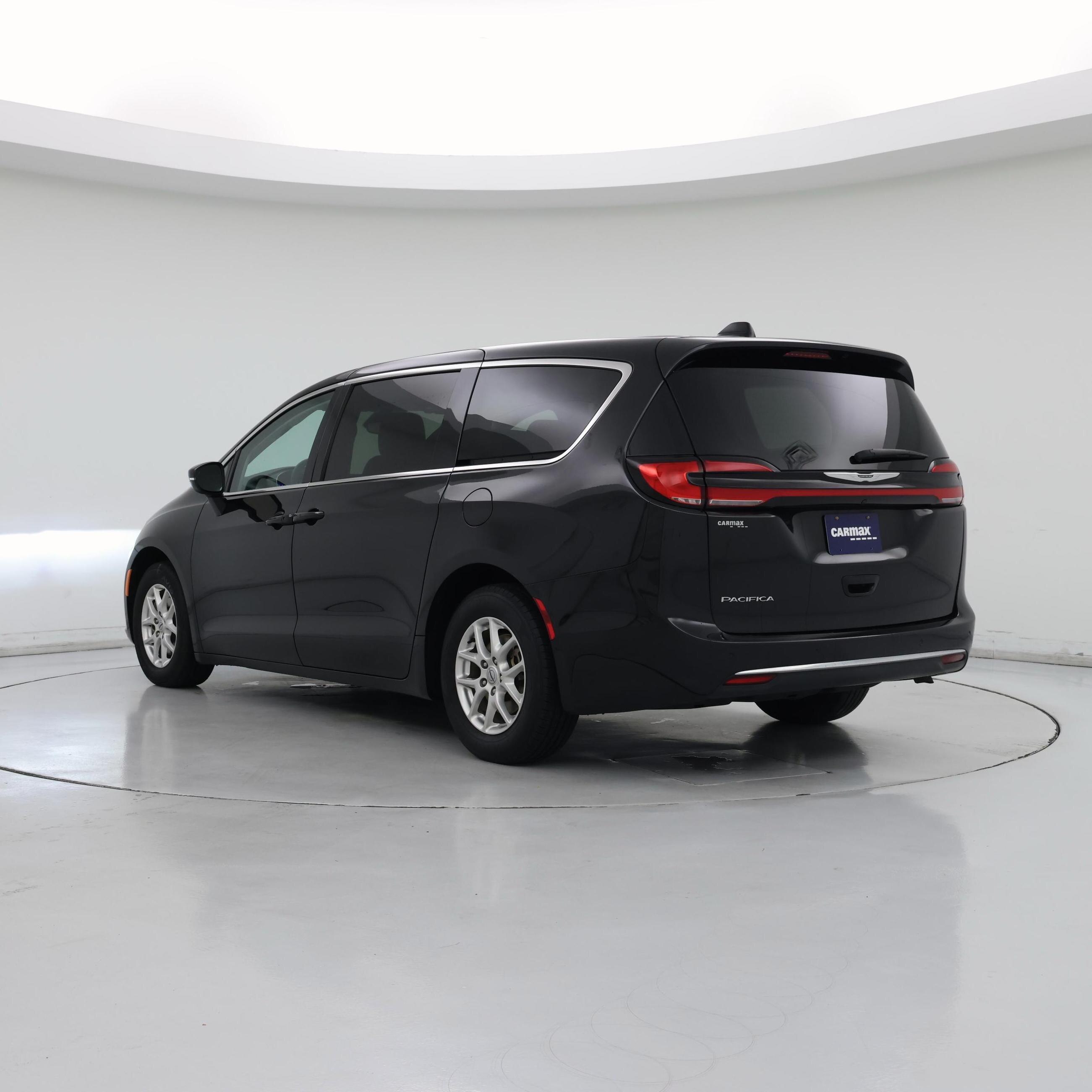 Thumbnail: 2023 Chrysler Pacifica - 2